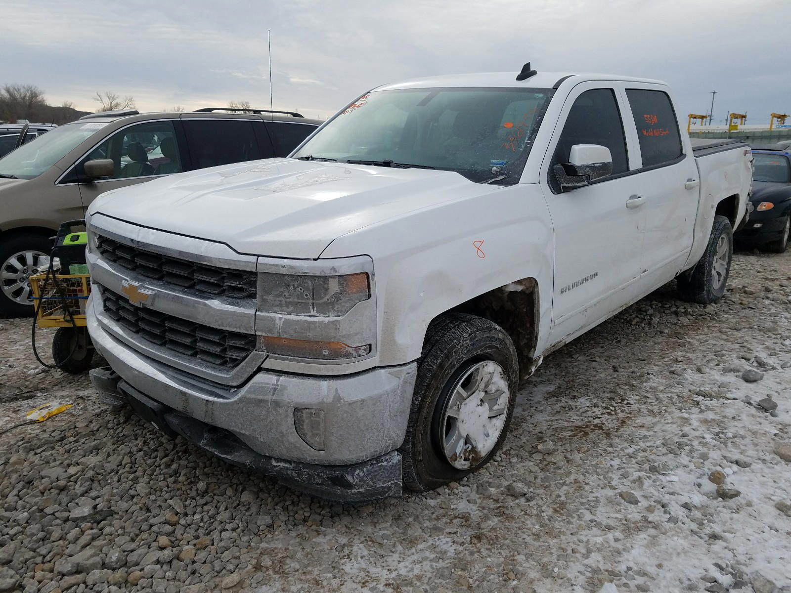 Photo 2 from auction – 2018 CHEVROLET SILVERADO with VIN 3GCUKREC3JG414874