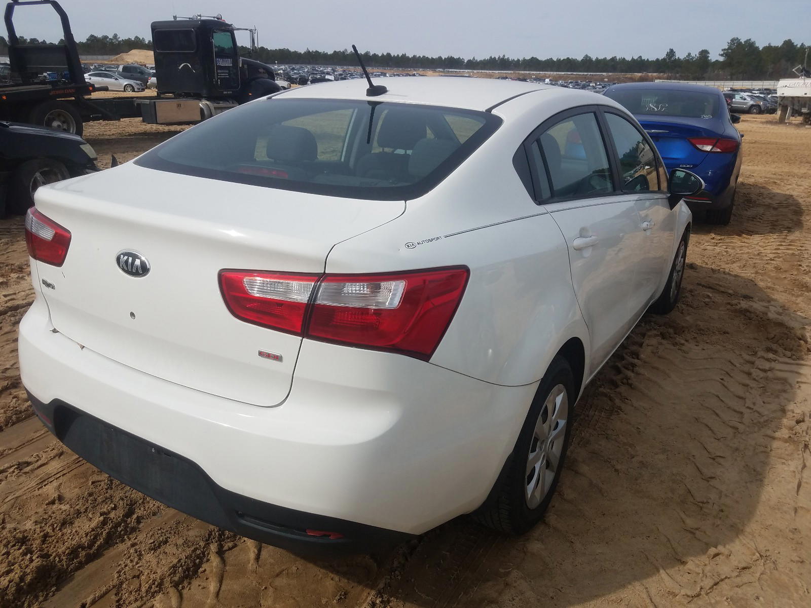 Photo 4 from auction – 2014 KIA RIO LX with VIN KNADM4A31E6344203