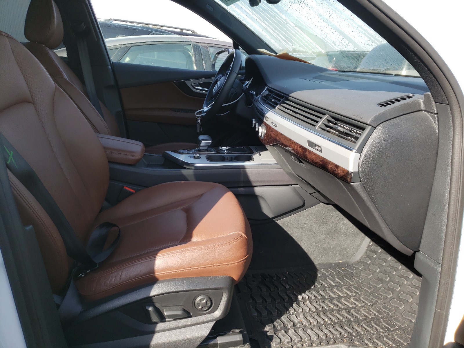 Photo 5 from auction – 2018 AUDI Q7 PREMIUM with VIN WA1LHAF77JD011405