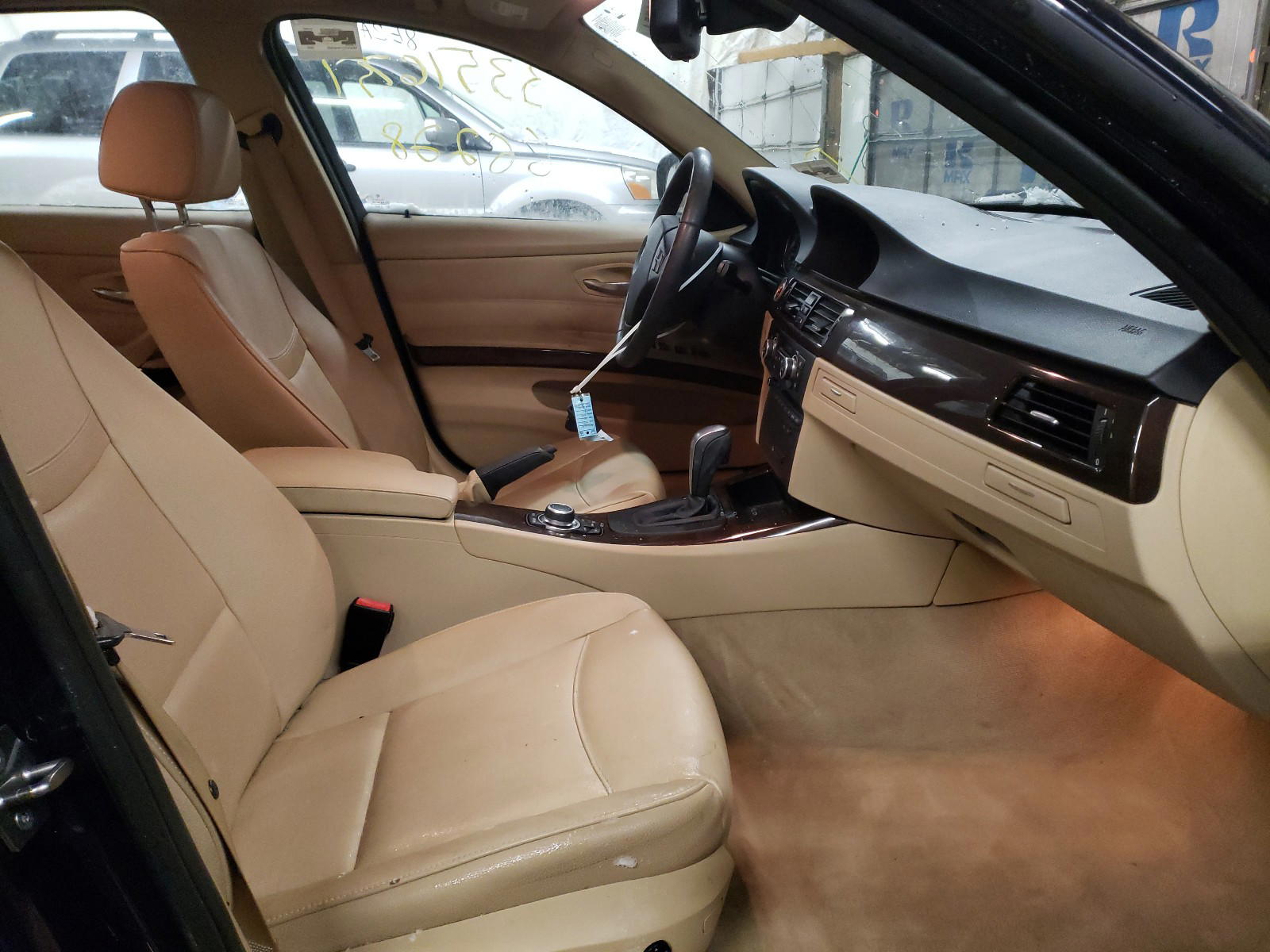 Photo 5 from auction – 2010 BMW 328 XI with VIN WBAPK7C57AA462640