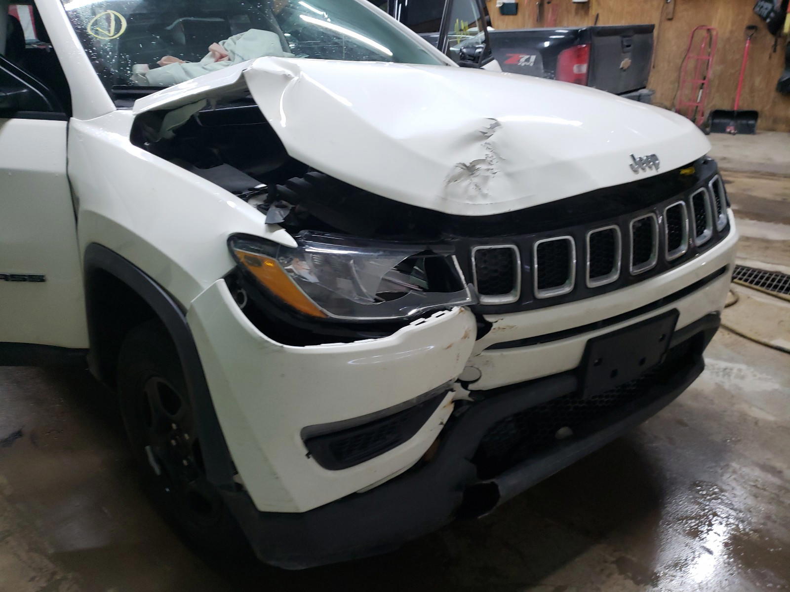 Photo 9 from auction – 2019 JEEP COMPASS SP with VIN 3C4NJDAB4KT849175