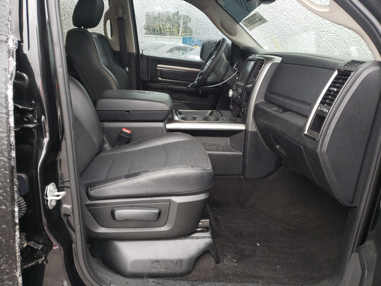 Photo 5 from auction – 2017 RAM 1500 SPORT with VIN 1C6RR7UT8HS755138