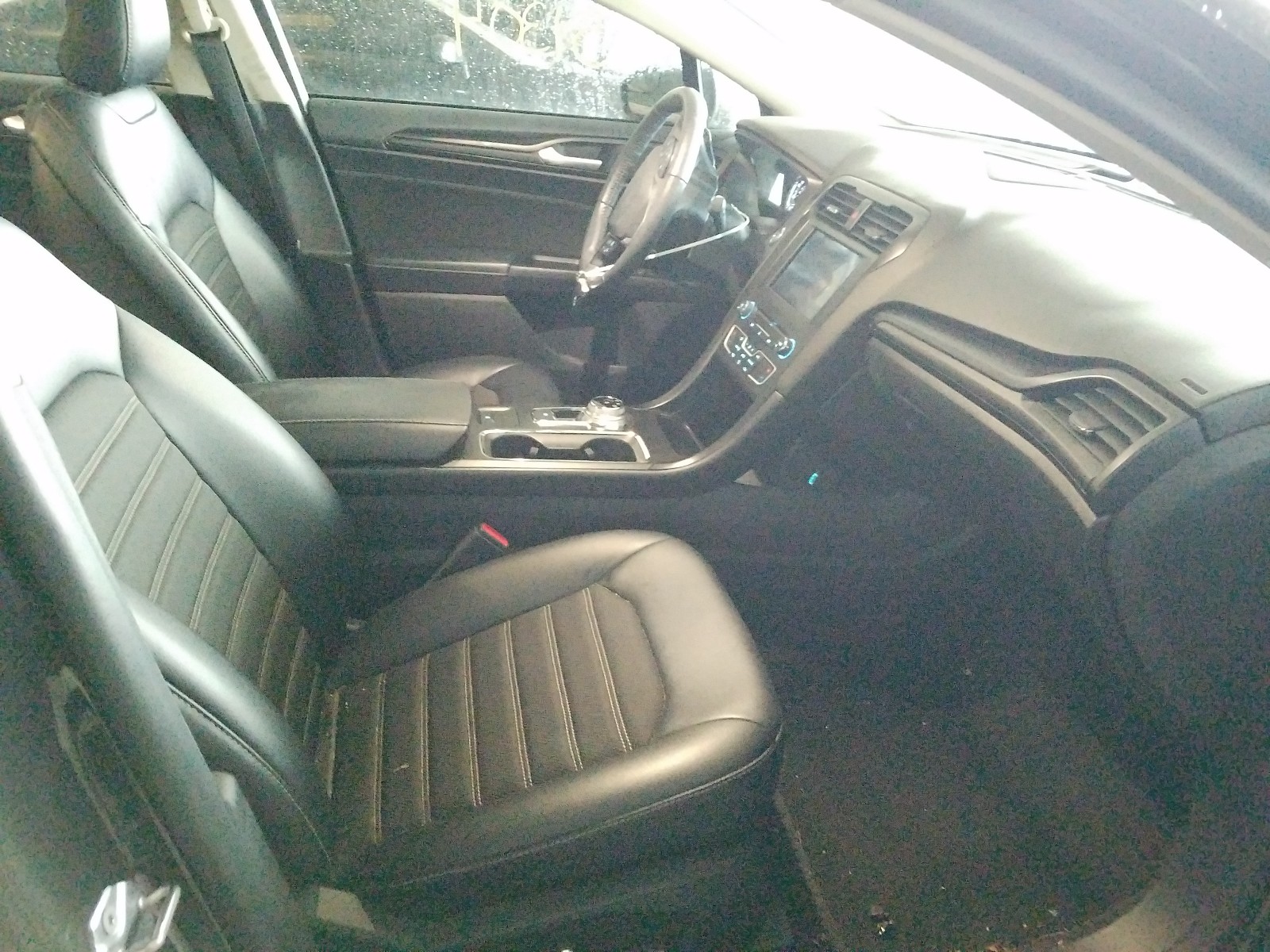 Photo 5 from auction – 2018 FORD FUSION SE with VIN 3FA6P0HD9JR264855