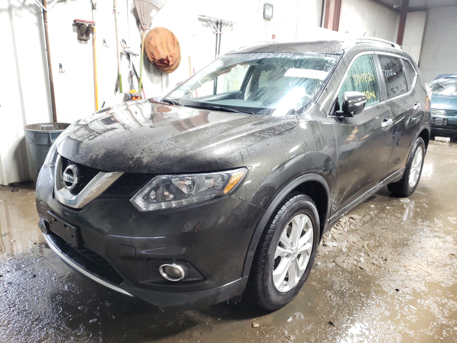 Photo 2 from auction – 2015 NISSAN ROGUE S with VIN 5N1AT2MT8FC812760