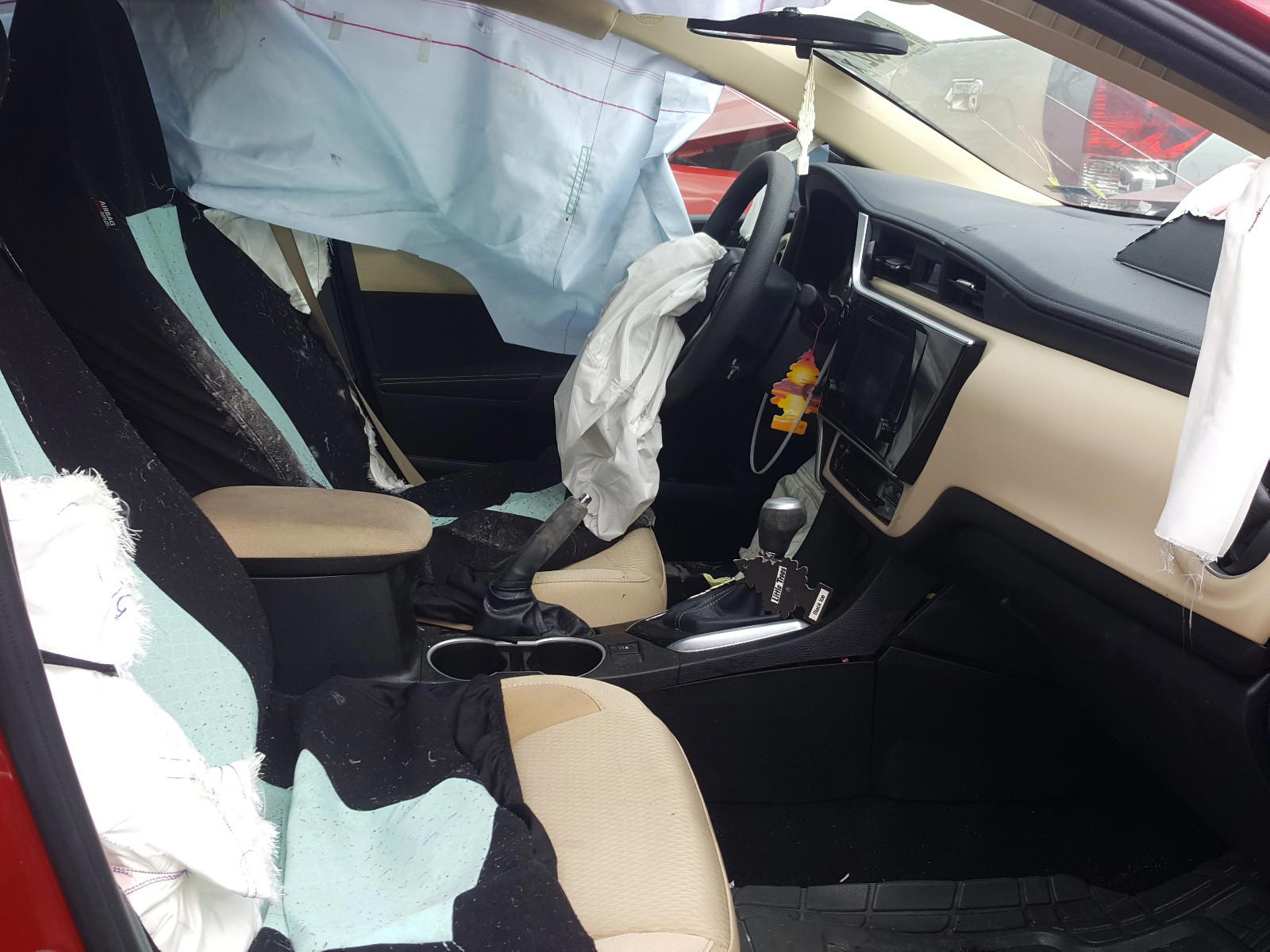 Photo 5 from auction – 2018 TOYOTA COROLLA with VIN 5YFBURHE3JP849953