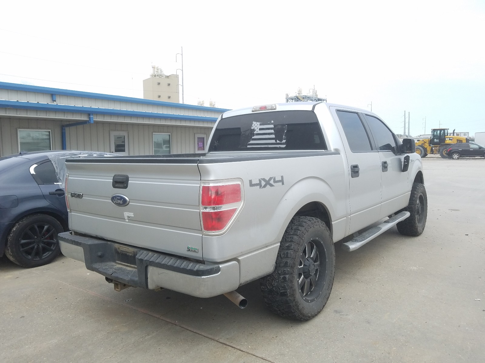 Photo 4 from auction – 2010 FORD F150 SUPER with VIN 1FTFW1EVXAFD51421