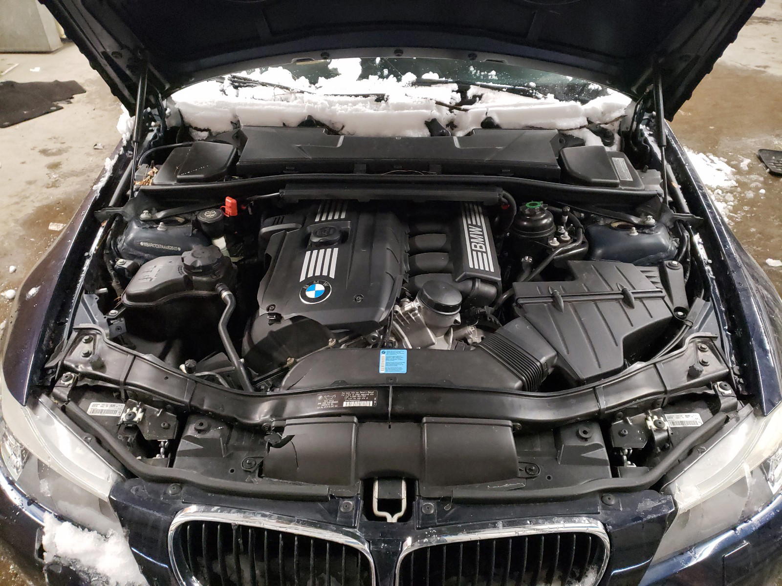 Photo 7 from auction – 2010 BMW 328 XI with VIN WBAPK7C57AA462640