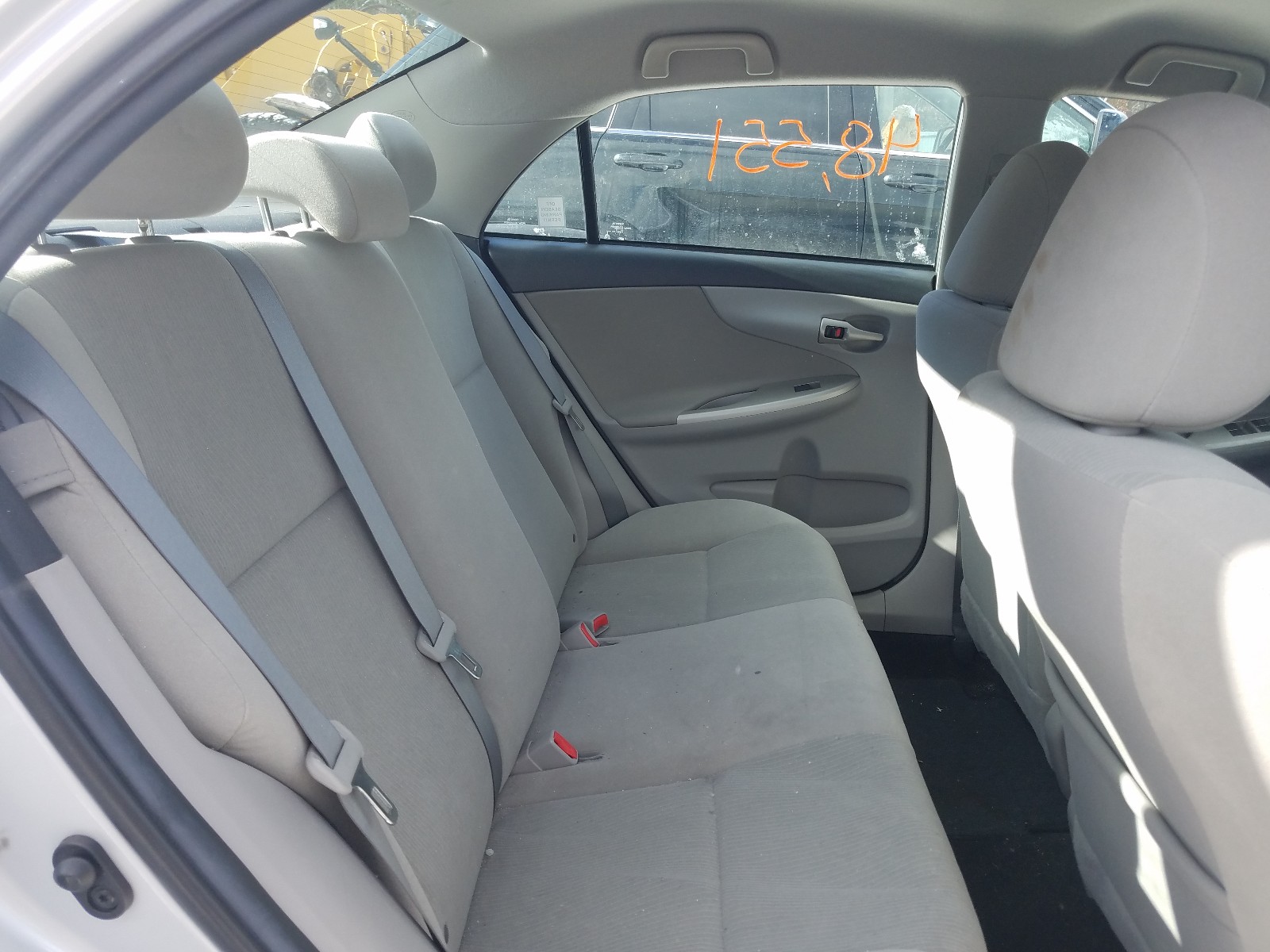 Фото 6 с аукциона – 2013 TOYOTA COROLLA BA с VIN 2T1BU4EE2DC085007