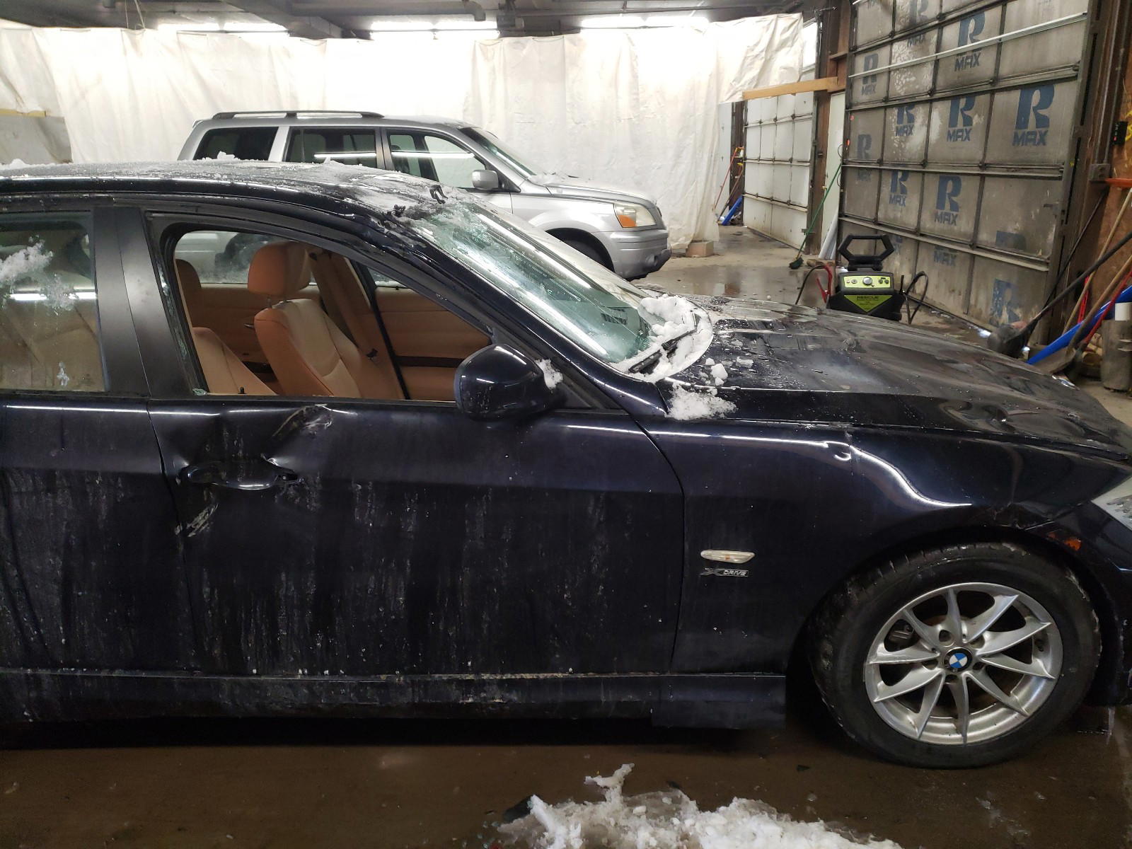 Photo 9 from auction – 2010 BMW 328 XI with VIN WBAPK7C57AA462640