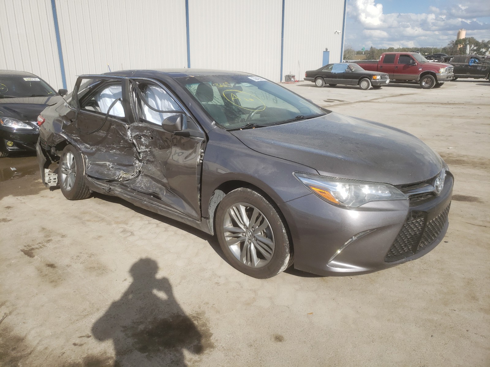 Photo 1 from auction – 2017 TOYOTA CAMRY LE with VIN 4T1BF1FK3HU698321