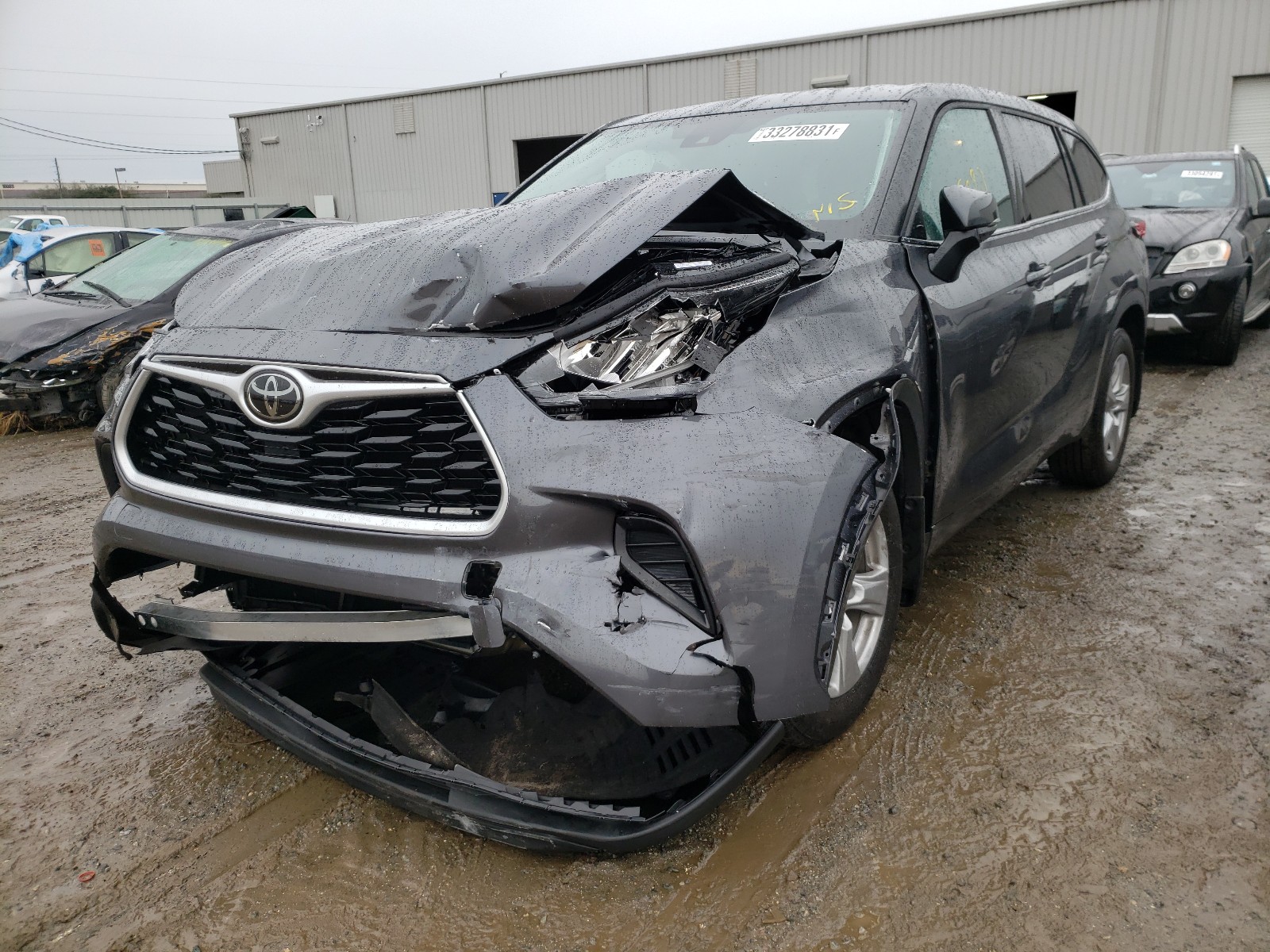 Photo 2 from auction – 2020 TOYOTA HIGHLANDER with VIN 5TDCZRBH3LS044411