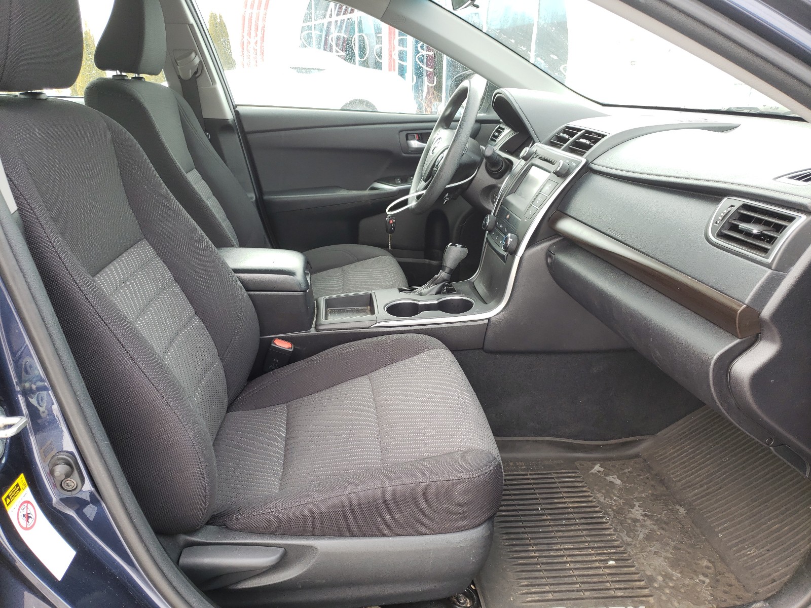 Photo 5 from auction – 2017 TOYOTA CAMRY LE with VIN 4T1BF1FK6HU644656