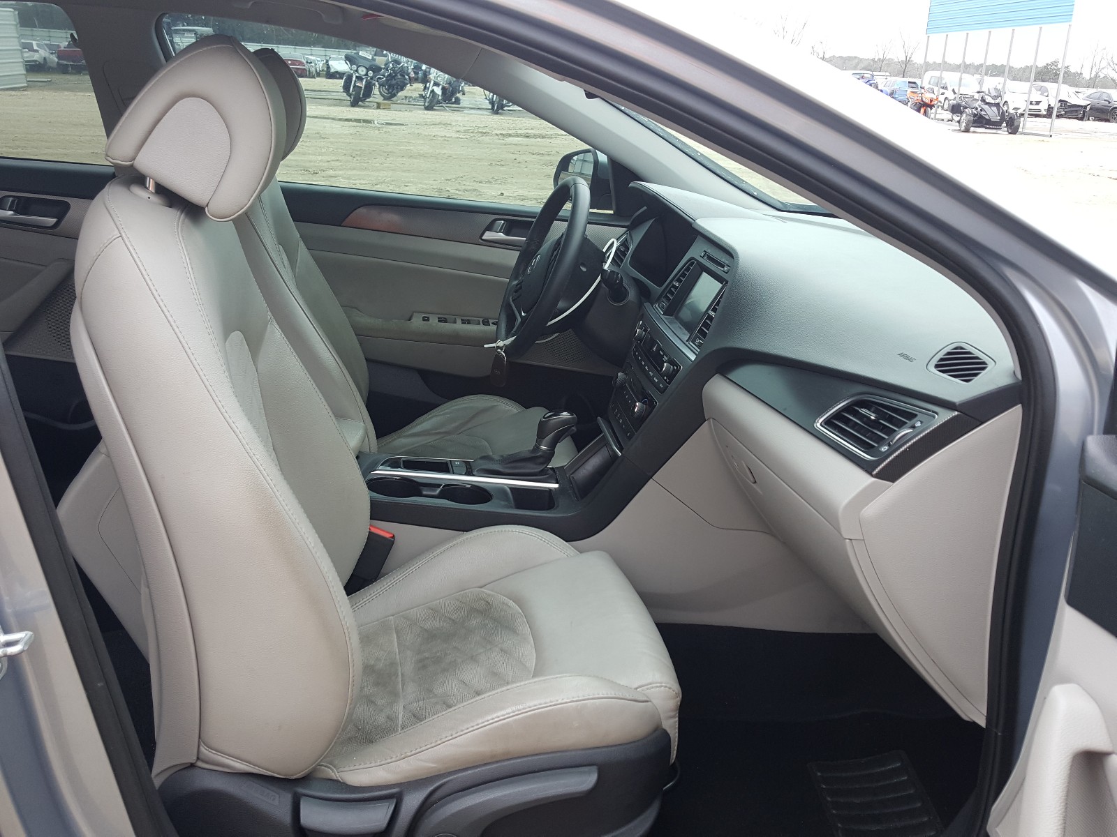 Photo 5 from auction – 2016 HYUNDAI SONATA SPO with VIN 5NPE34AF5GH419434