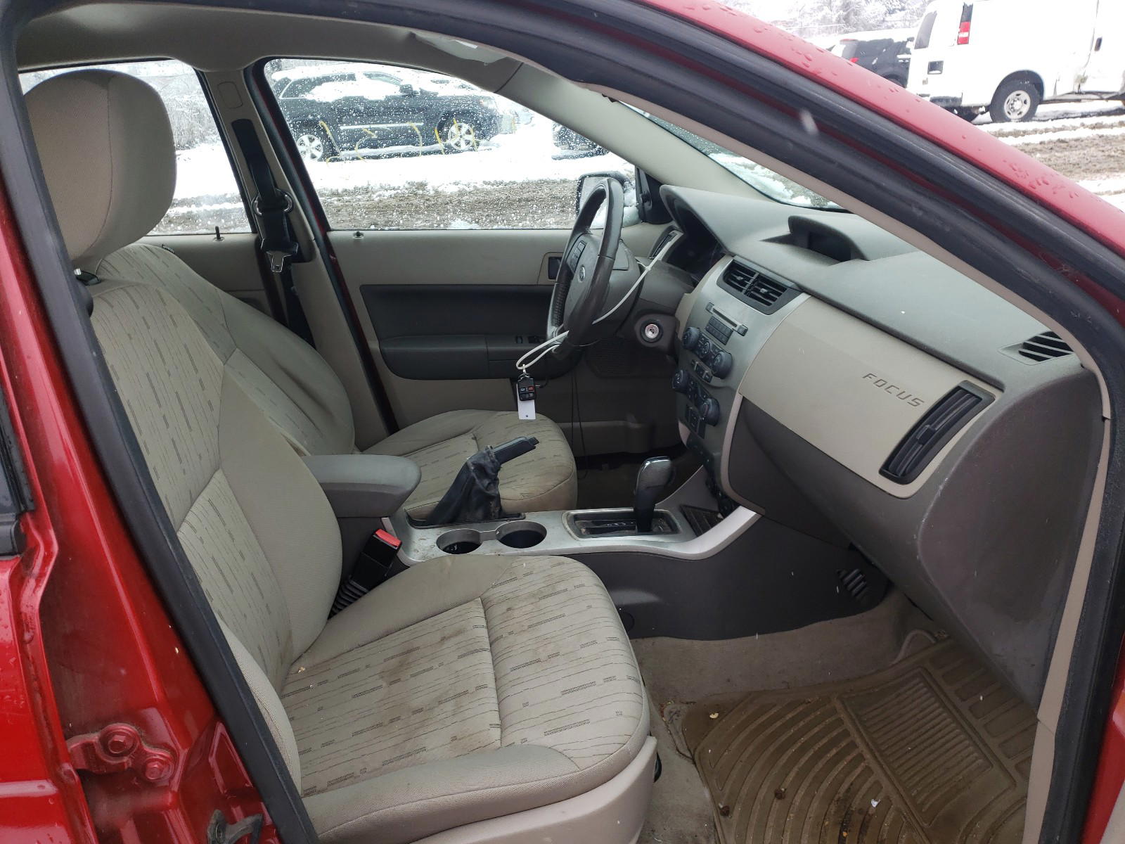 Photo 5 from auction – 2010 FORD FOCUS SE with VIN 1FAHP3FN7AW136648
