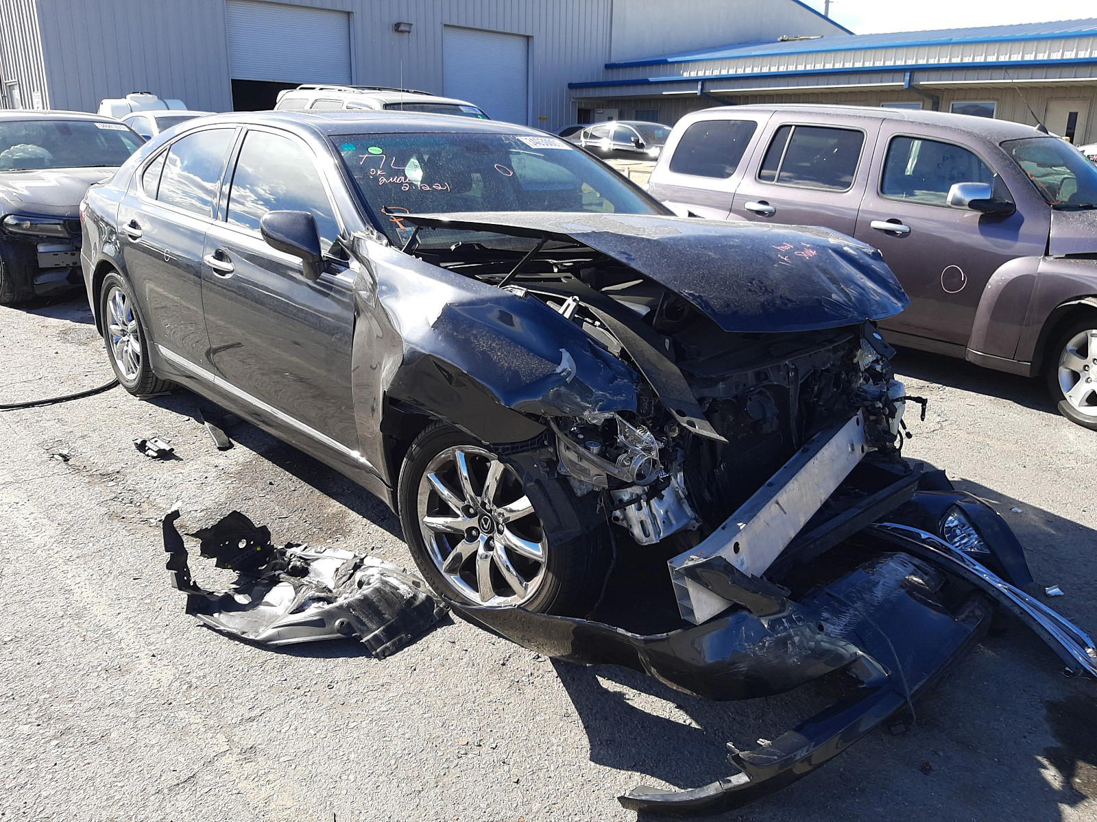 LEXUS LS 460 2008 with VIN JTHBL46F485053705 - Photo from auction
