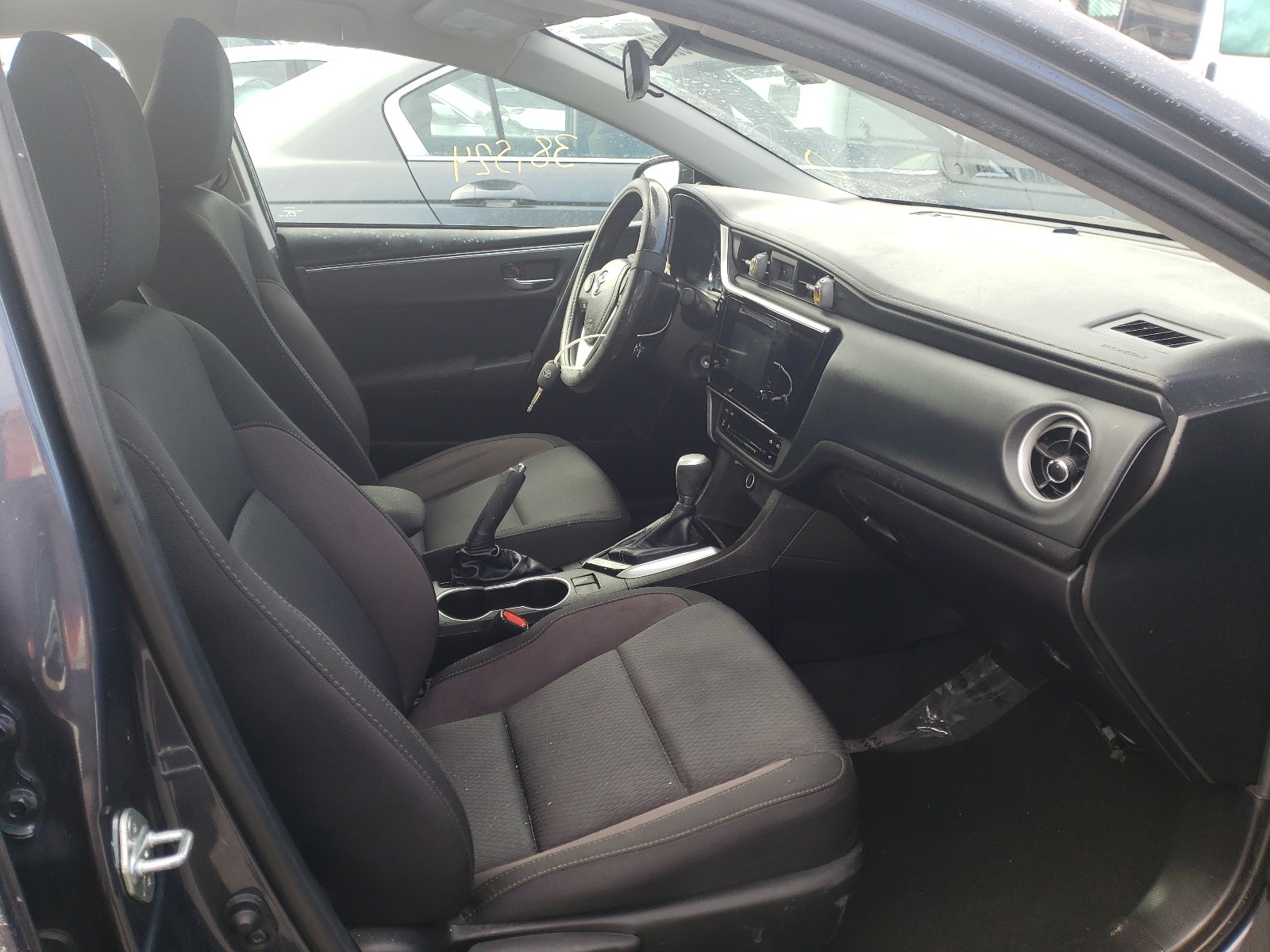 Photo 15 from auction – 2019 TOYOTA COROLLA L with VIN 5YFBURHE1KP892706