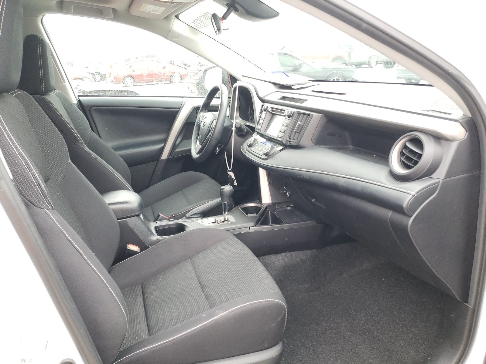 Photo 5 from auction – 2018 TOYOTA RAV4 ADVEN with VIN 2T3WFREV8JW433029