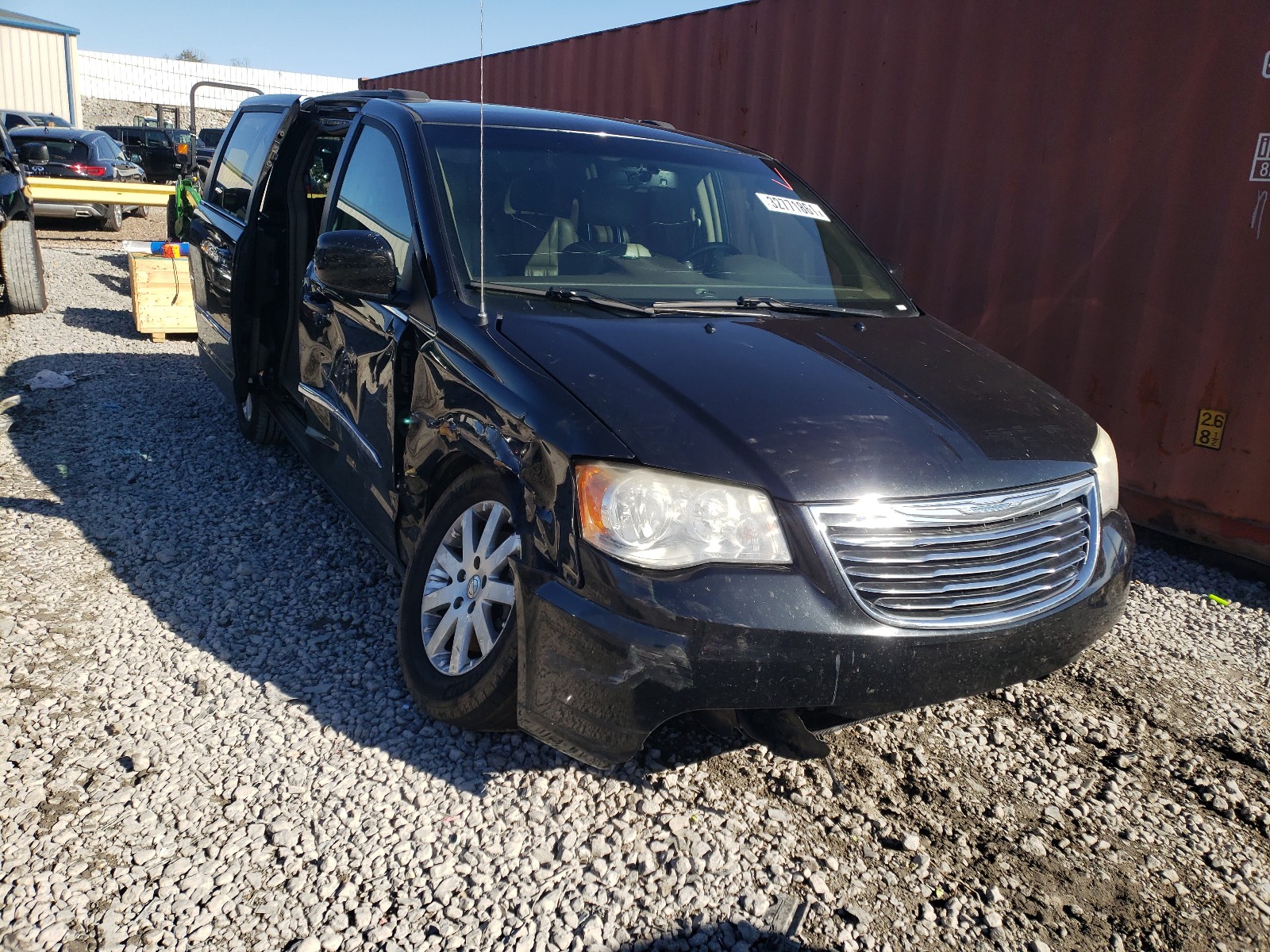 CHRYSLER TOWN & COU 2013 with VIN 2C4RC1BGXDR706239 - Photo from auction