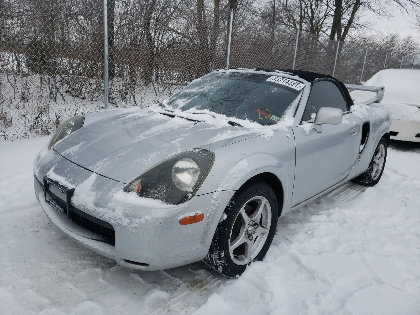 Photo 2 from auction – 2001 TOYOTA MR2 SPYDER with VIN JTDFR320210037132