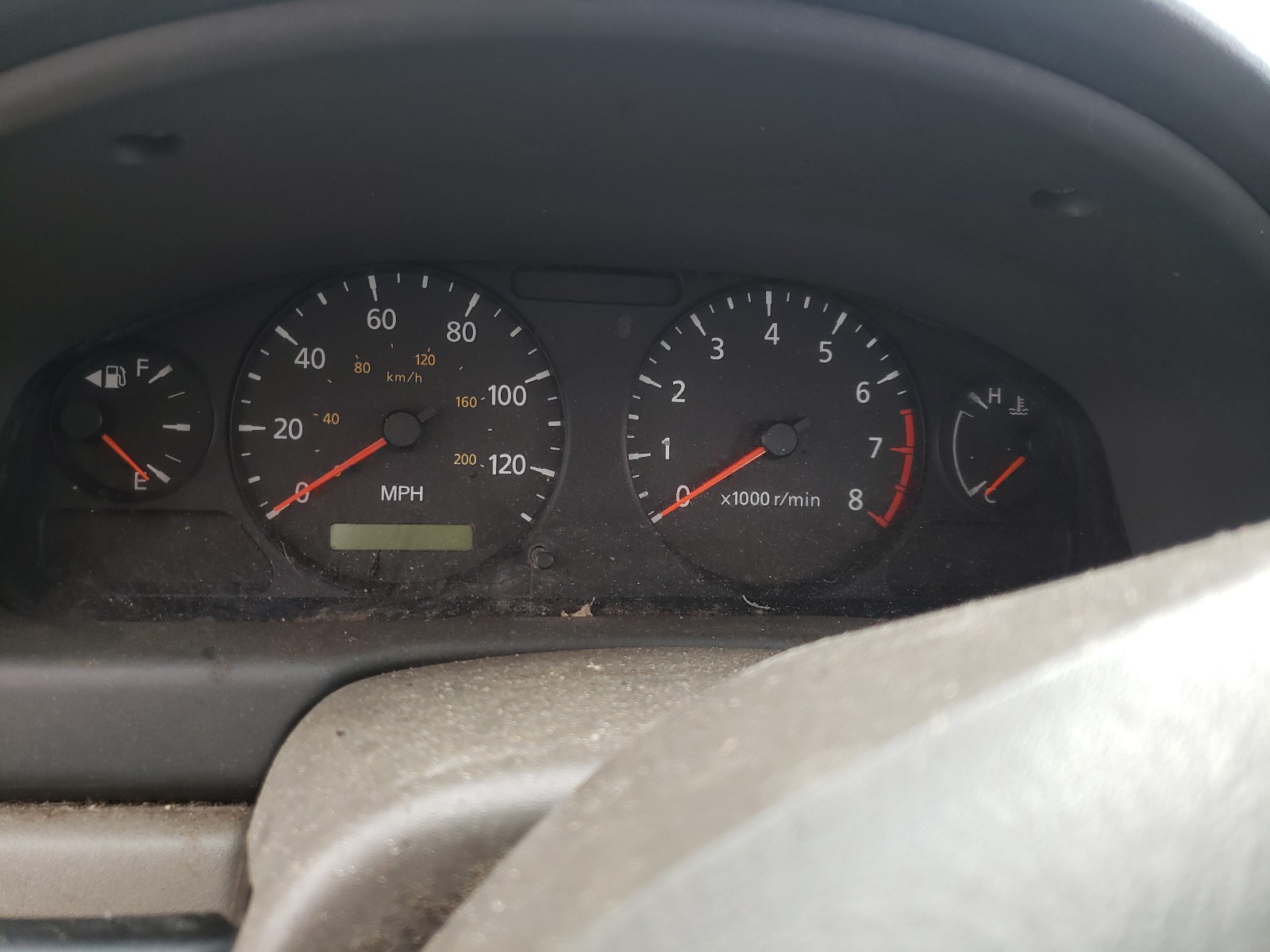 Photo 8 from auction – 2004 NISSAN SENTRA 1.8 with VIN 3N1CB51D74L855067
