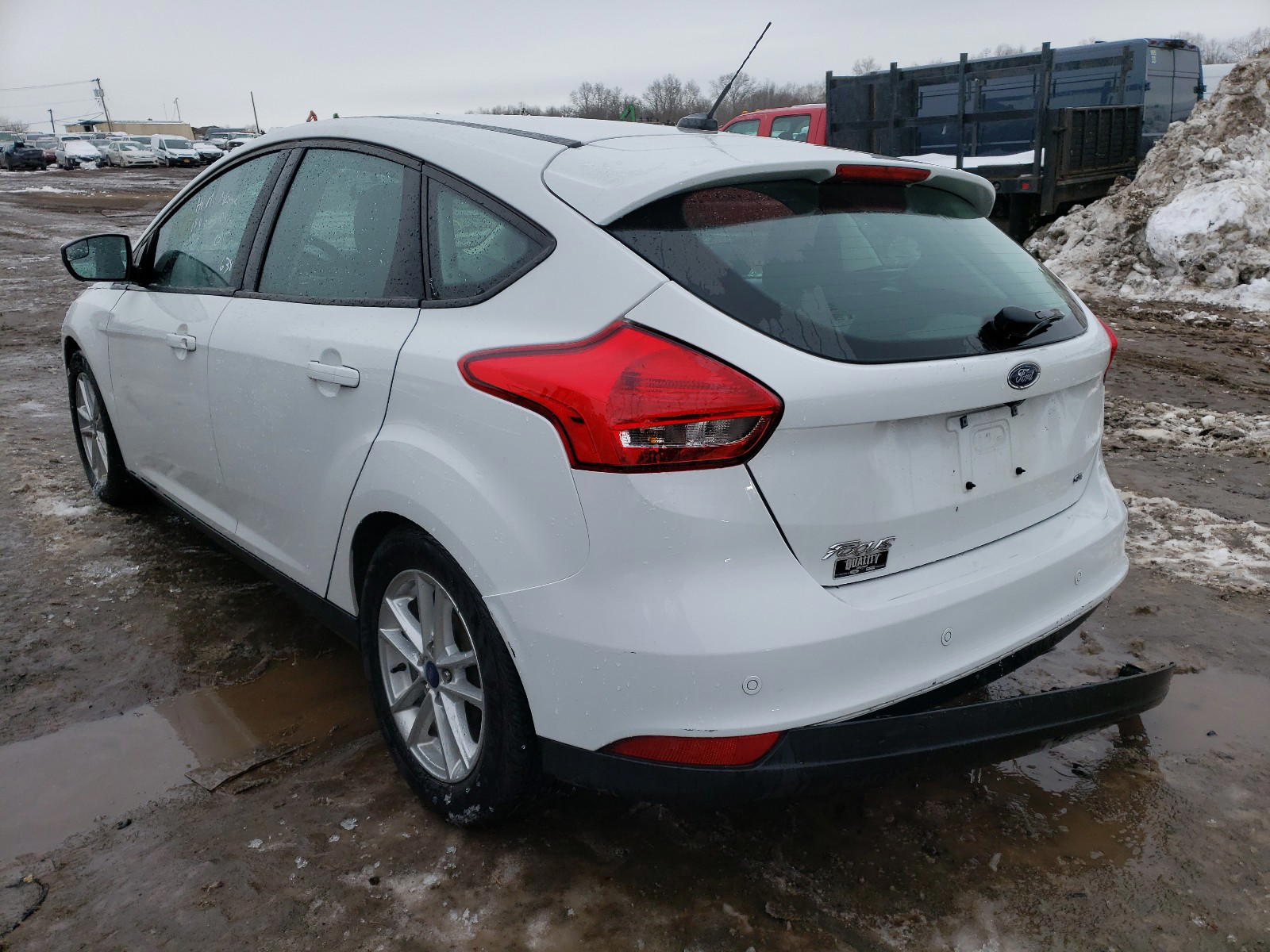 Photo 3 from auction – 2016 FORD FOCUS SE with VIN 1FADP3K25GL300399