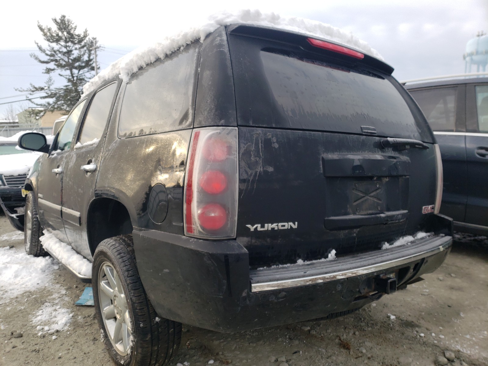 Photo 3 from auction – 2013 GMC YUKON DENA with VIN 1GKS2EEF9DR253790