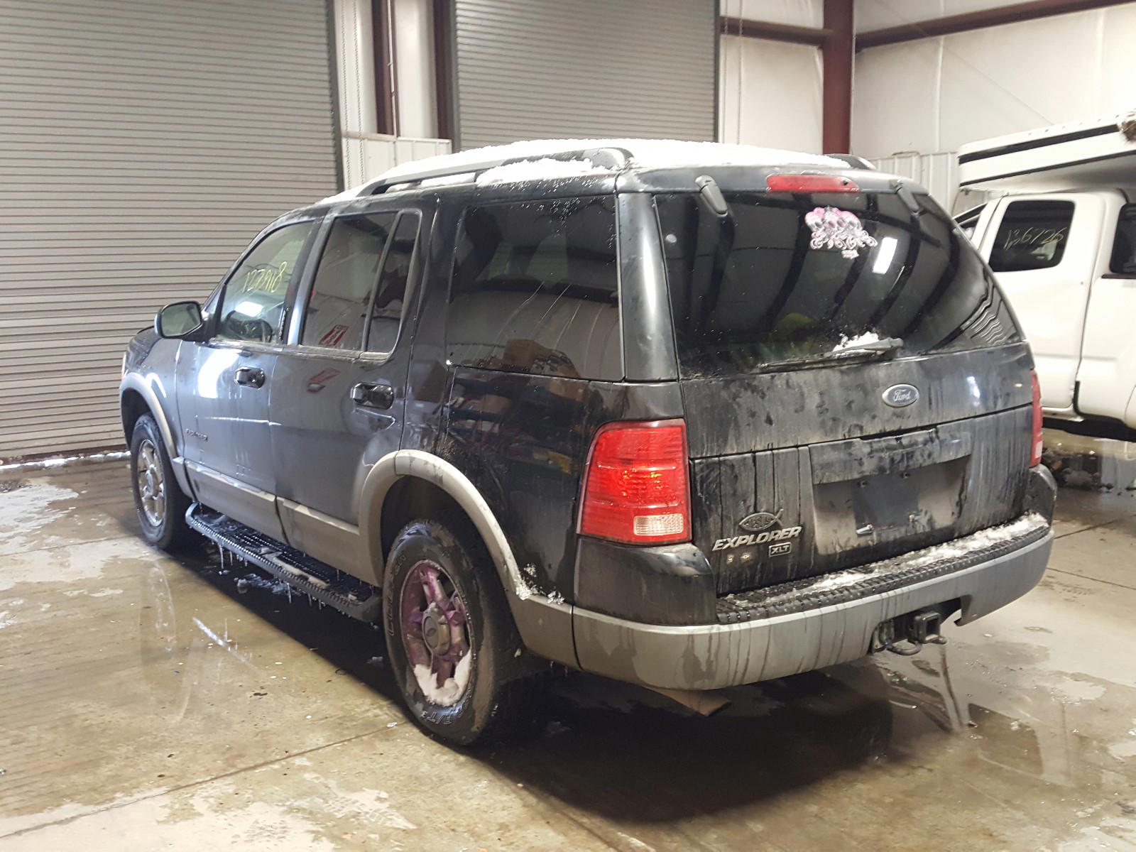 Photo 3 from auction – 2002 FORD EXPLORER X with VIN 1FMZU73E42ZB69220
