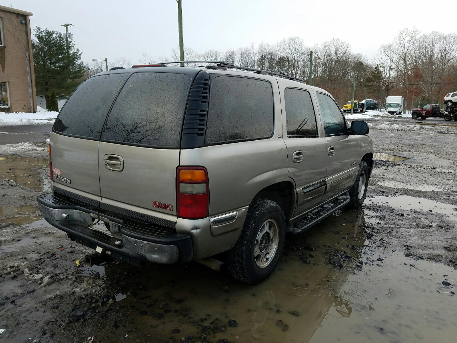 Photo 4 from auction – 2001 GMC YUKON with VIN 1GKEK13V21J213853