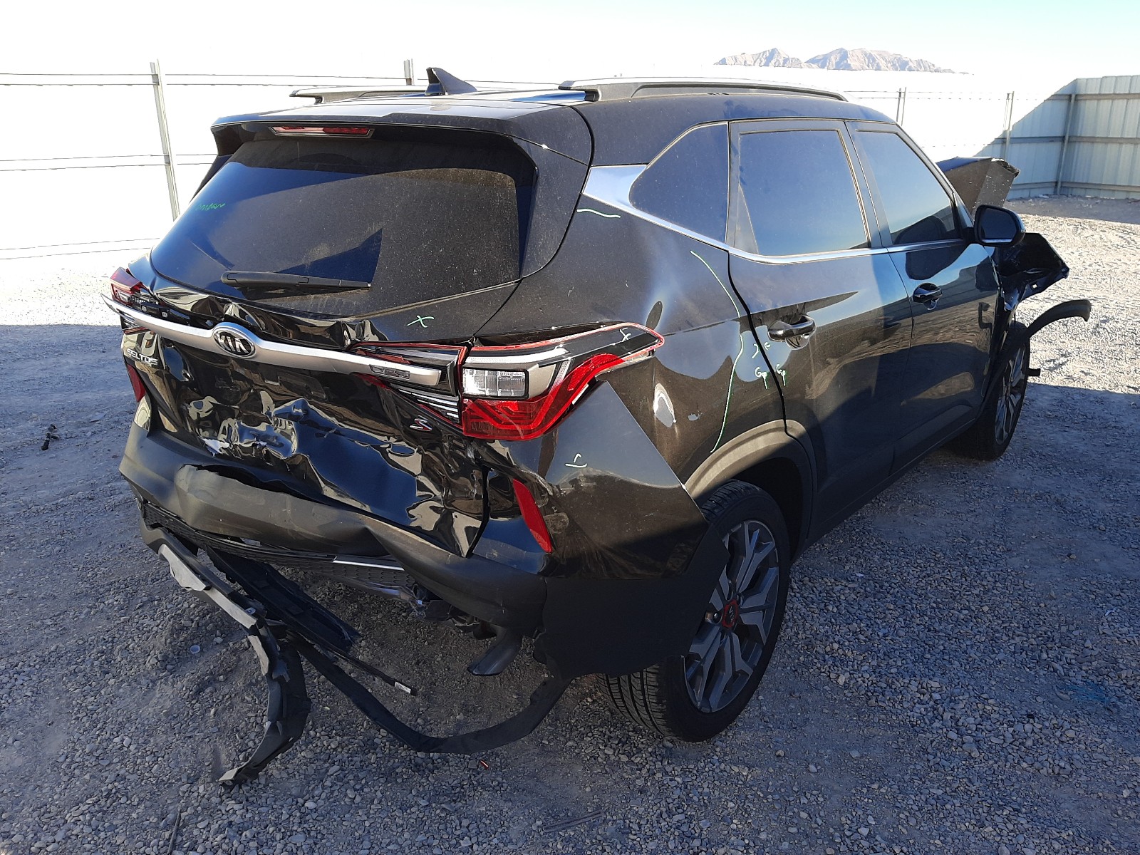 Zdjęcie 14 z aukcji – 2021 KIA SELTOS S z VIN KNDEUCA22M7080796