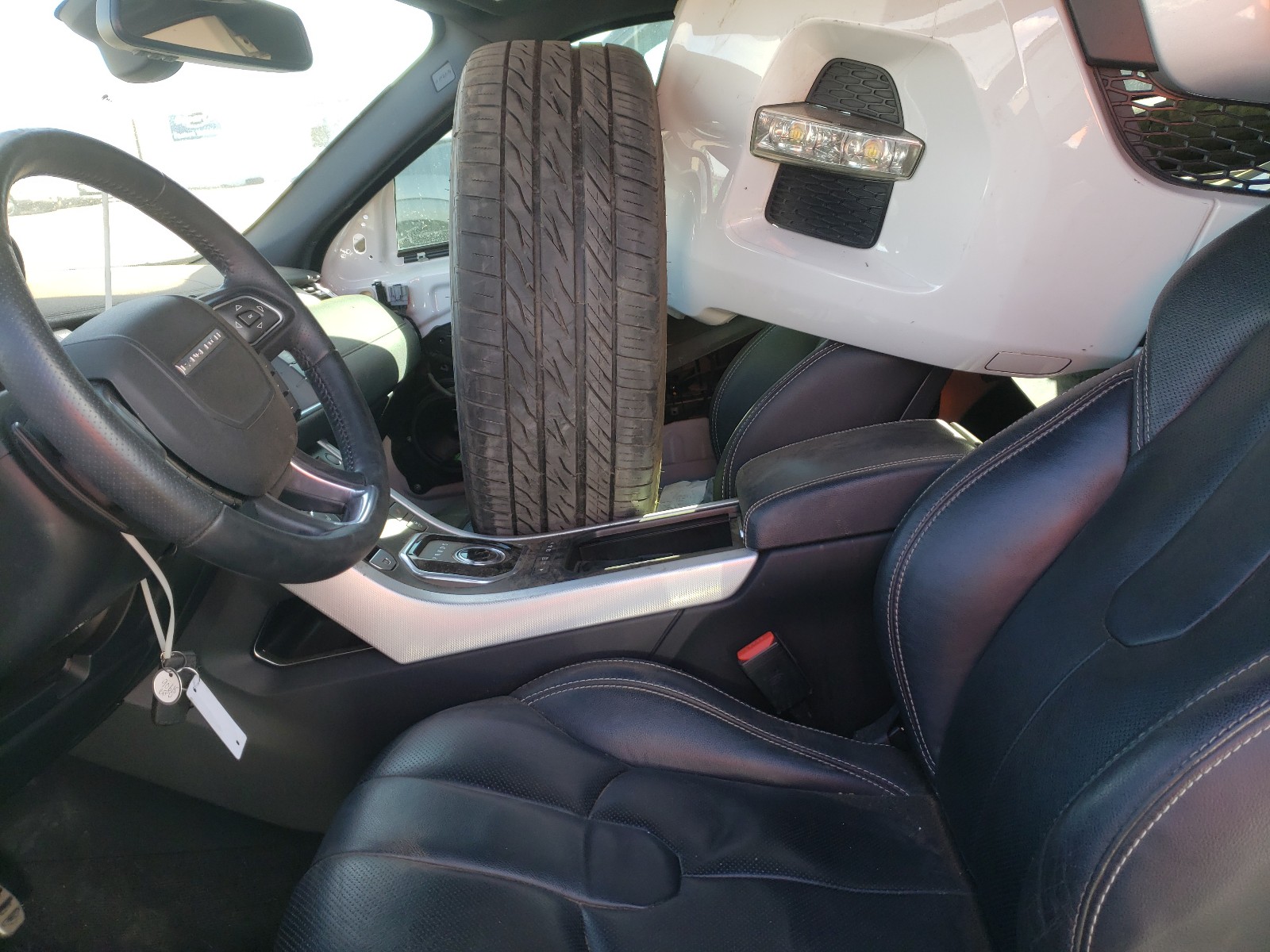 Photo 5 from auction – 2013 LAND ROVER RANGE ROVE with VIN SALVT1BG9DH748114