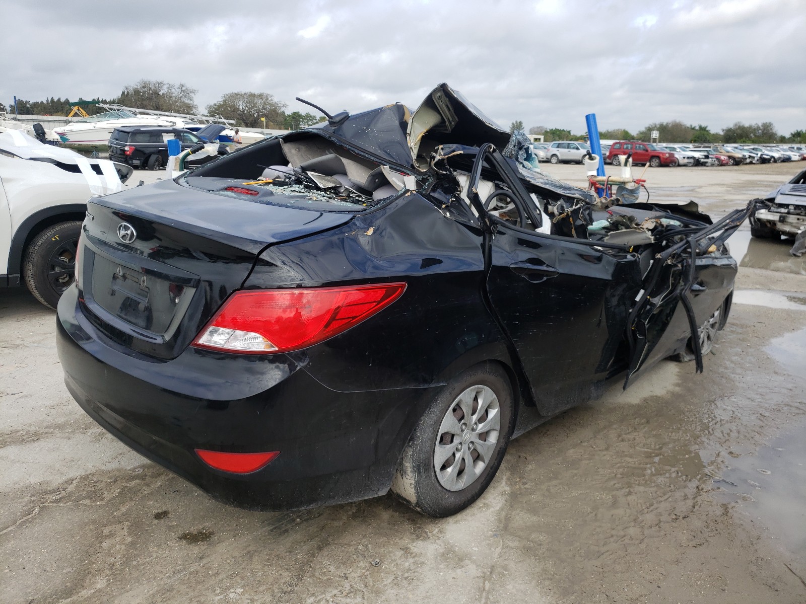 Photo 4 from auction – 2016 HYUNDAI ACCENT SE with VIN KMHCT4AE1GU094104