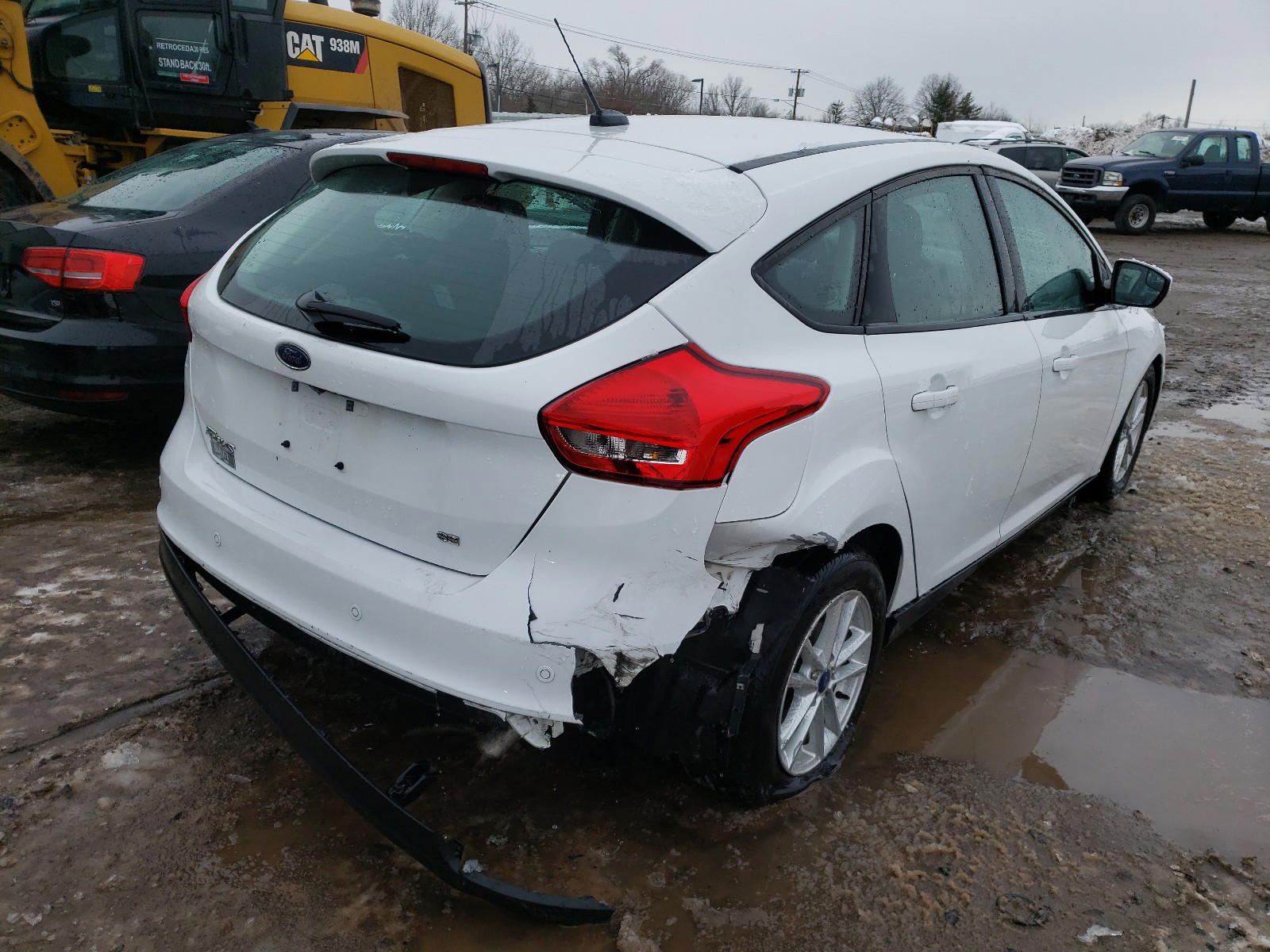 Photo 4 from auction – 2016 FORD FOCUS SE with VIN 1FADP3K25GL300399