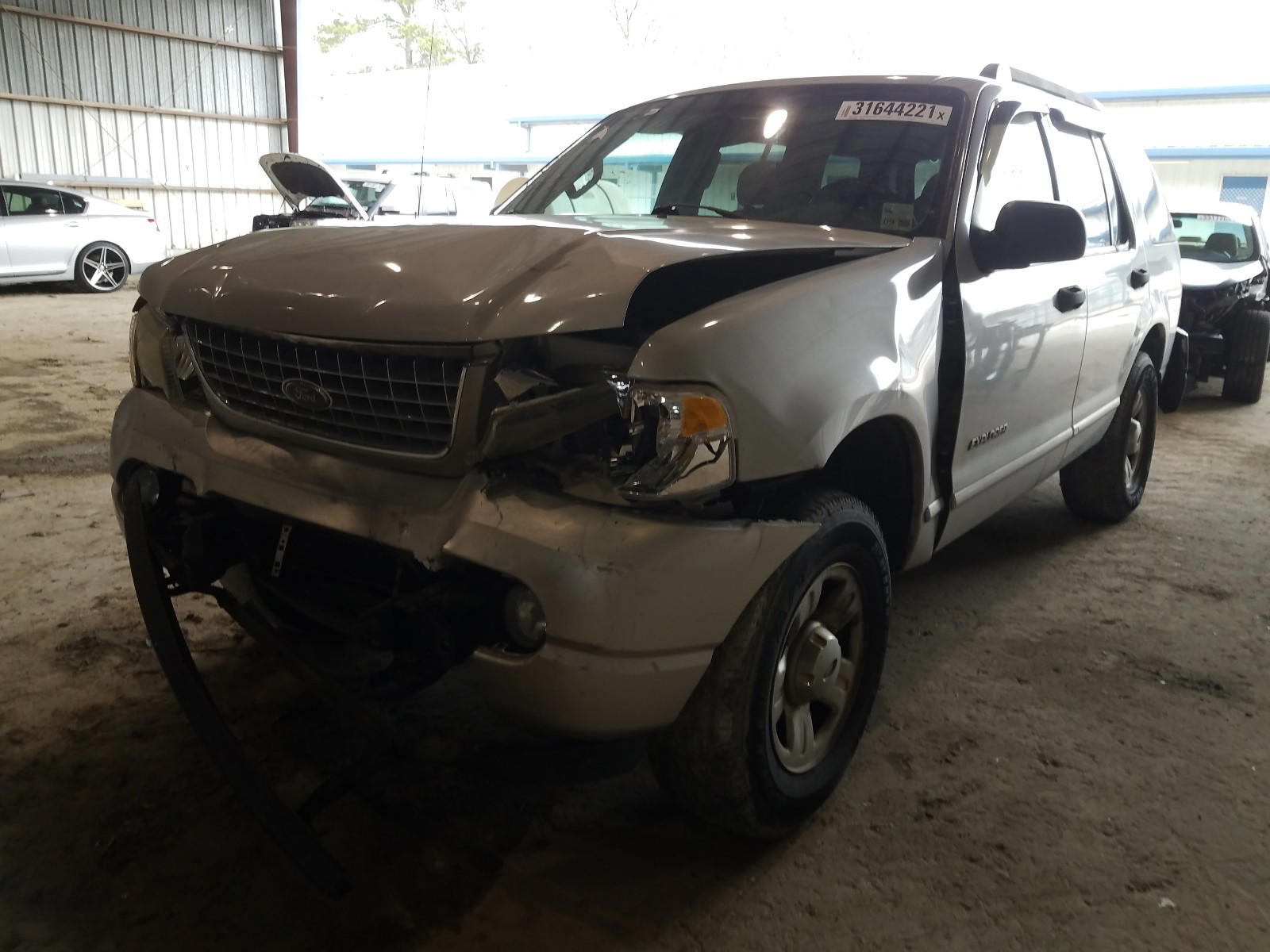 Photo 2 from auction – 2005 FORD EXPLORER X with VIN 1FMZU73K25ZA62449