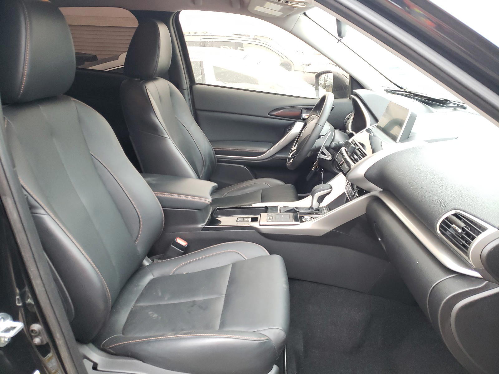 Photo 5 from auction – 2018 MITSUBISHI ECLIPSE CR with VIN JA4AT5AA5JZ047550
