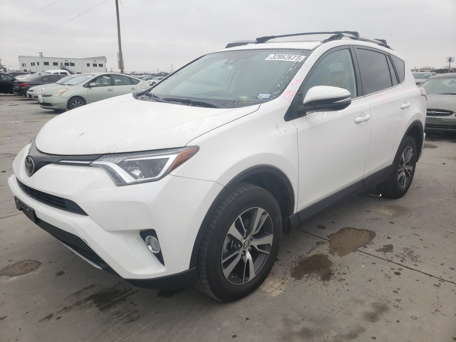 Photo 2 from auction – 2018 TOYOTA RAV4 ADVEN with VIN 2T3WFREV8JW433029