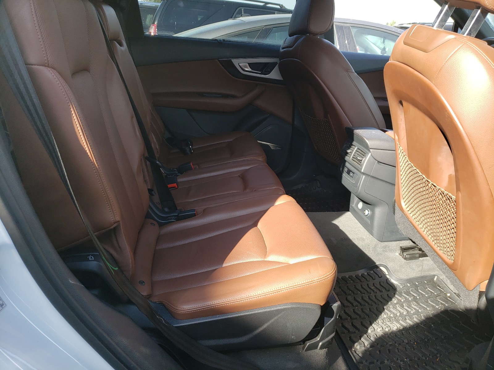 Photo 6 from auction – 2018 AUDI Q7 PREMIUM with VIN WA1LHAF77JD011405