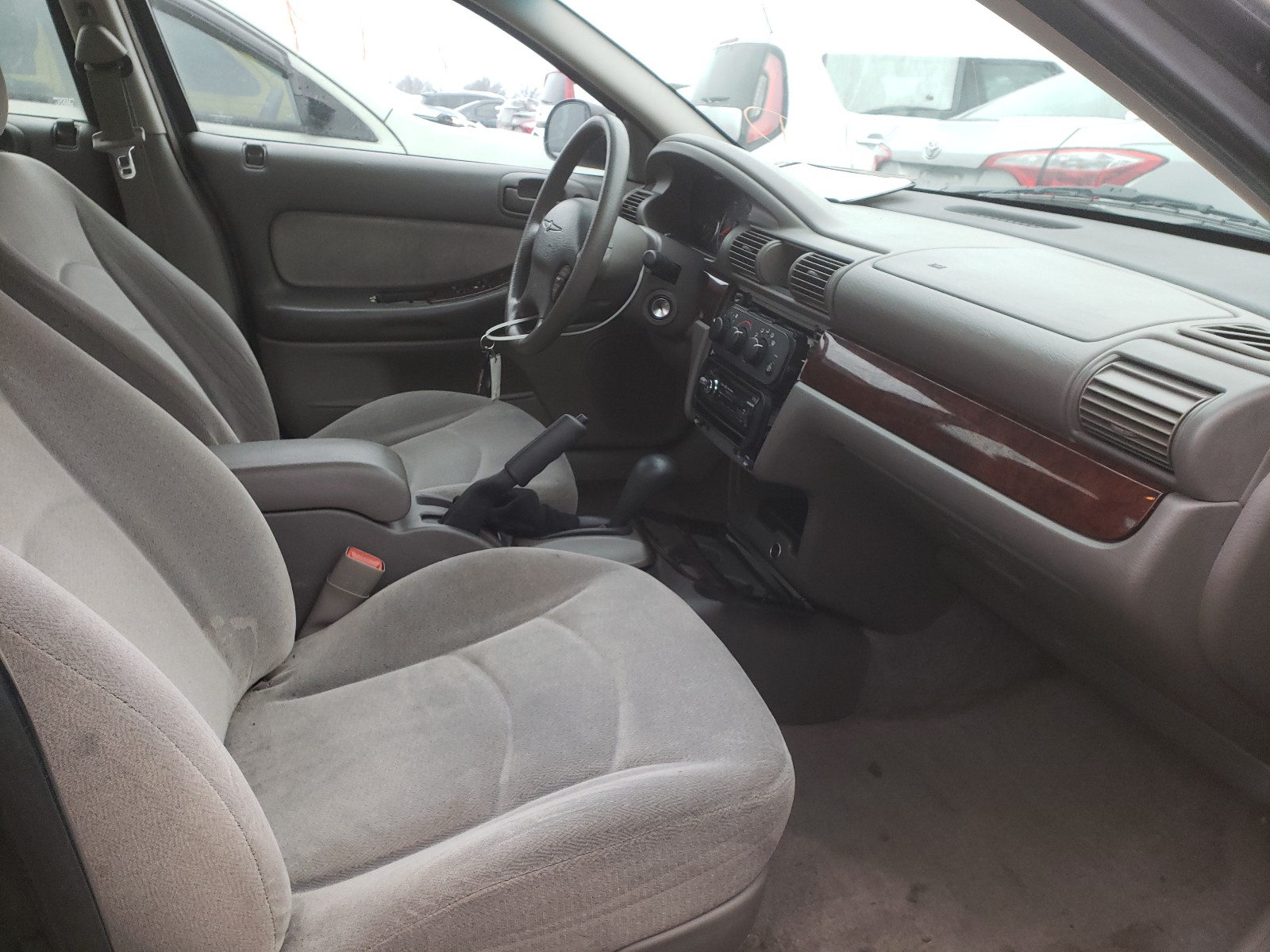 Photo 5 from auction – 2001 CHRYSLER SEBRING LX with VIN 1C3AL46X91N561135
