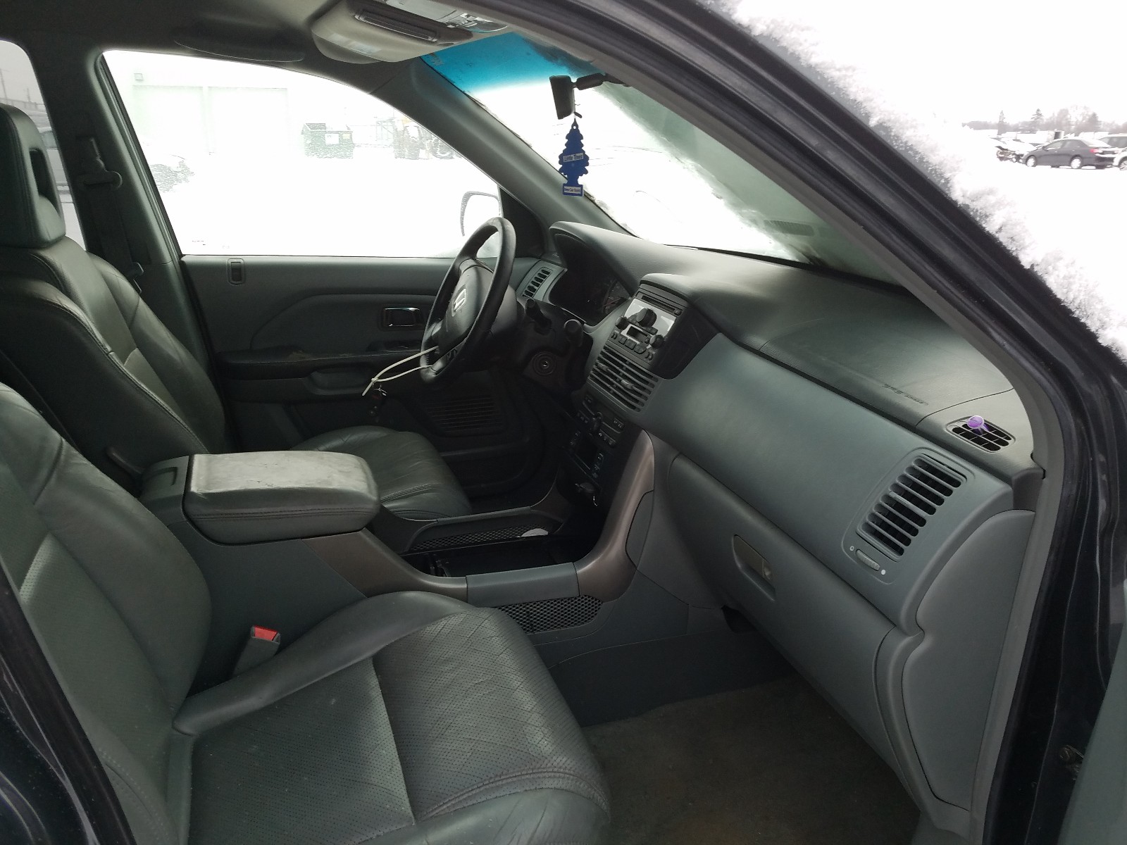 صورة رقم 5 من المزاد - 2004 HONDA PILOT مع VIN 2HKYF18574H599267