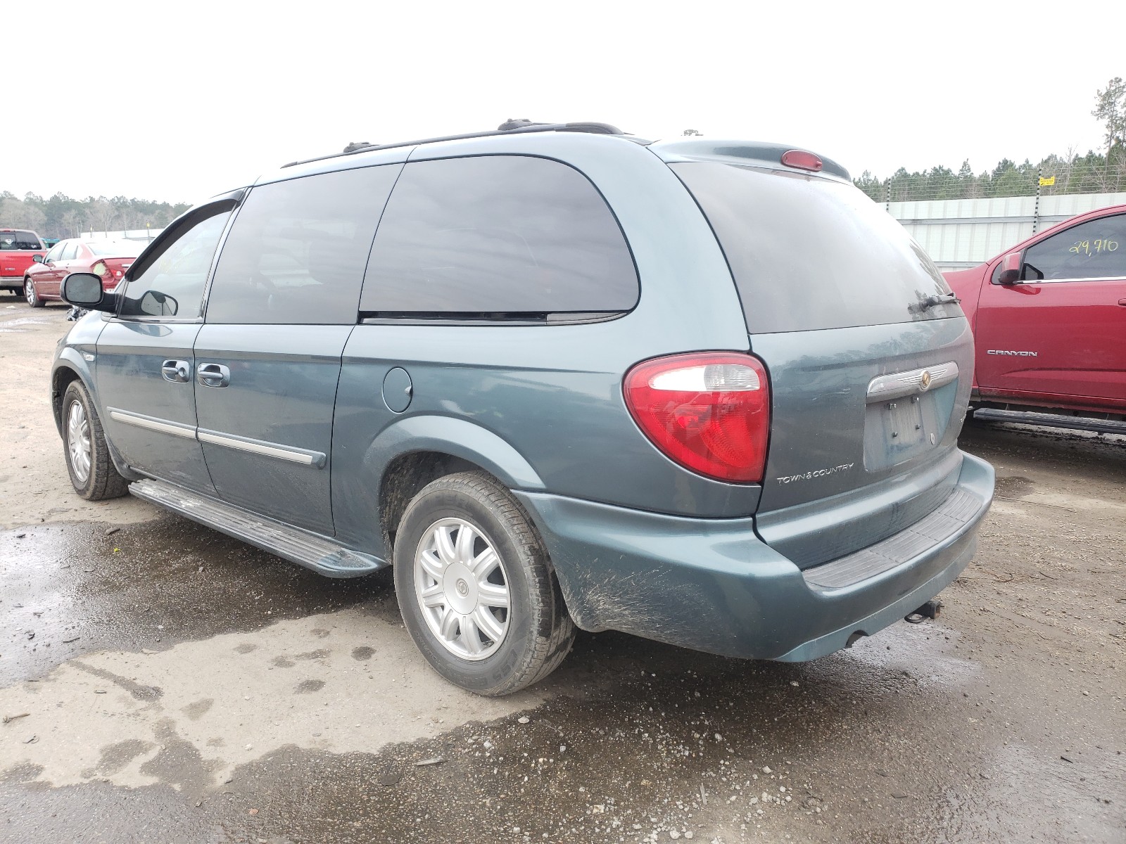 Photo 3 from auction – 2007 CHRYSLER TOWN & COU with VIN 2A4GP54L37R230931