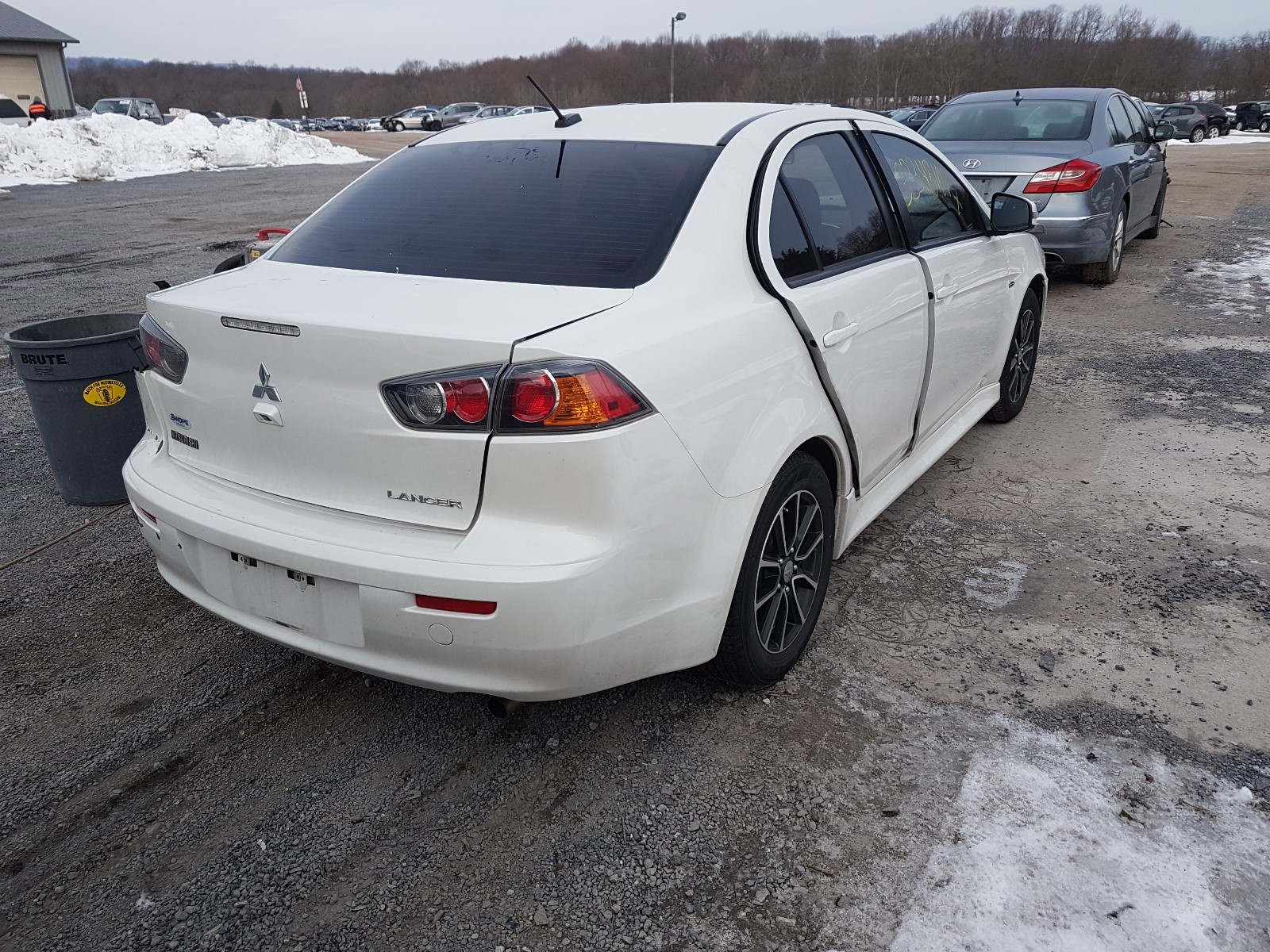 Photo 4 from auction – 2017 MITSUBISHI LANCER ES with VIN JA32U2FU5HU008200