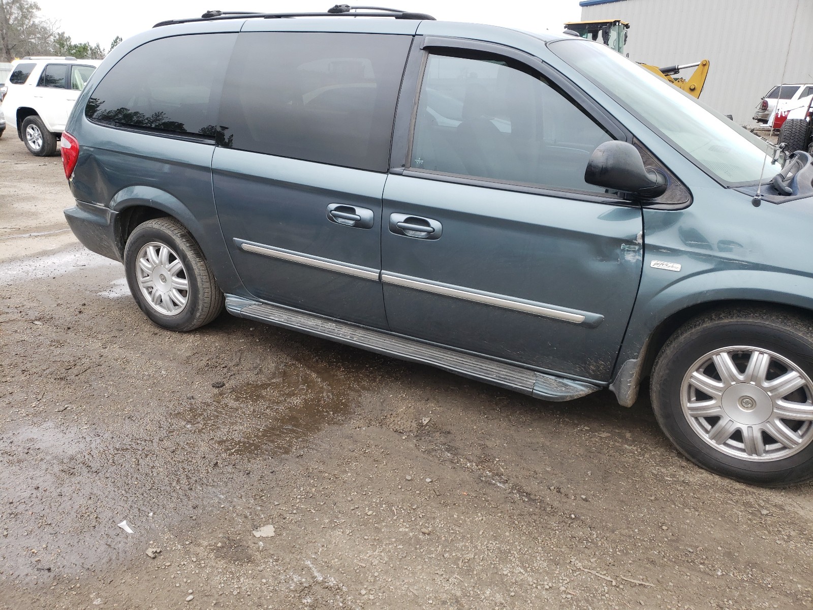 Photo 9 from auction – 2007 CHRYSLER TOWN & COU with VIN 2A4GP54L37R230931
