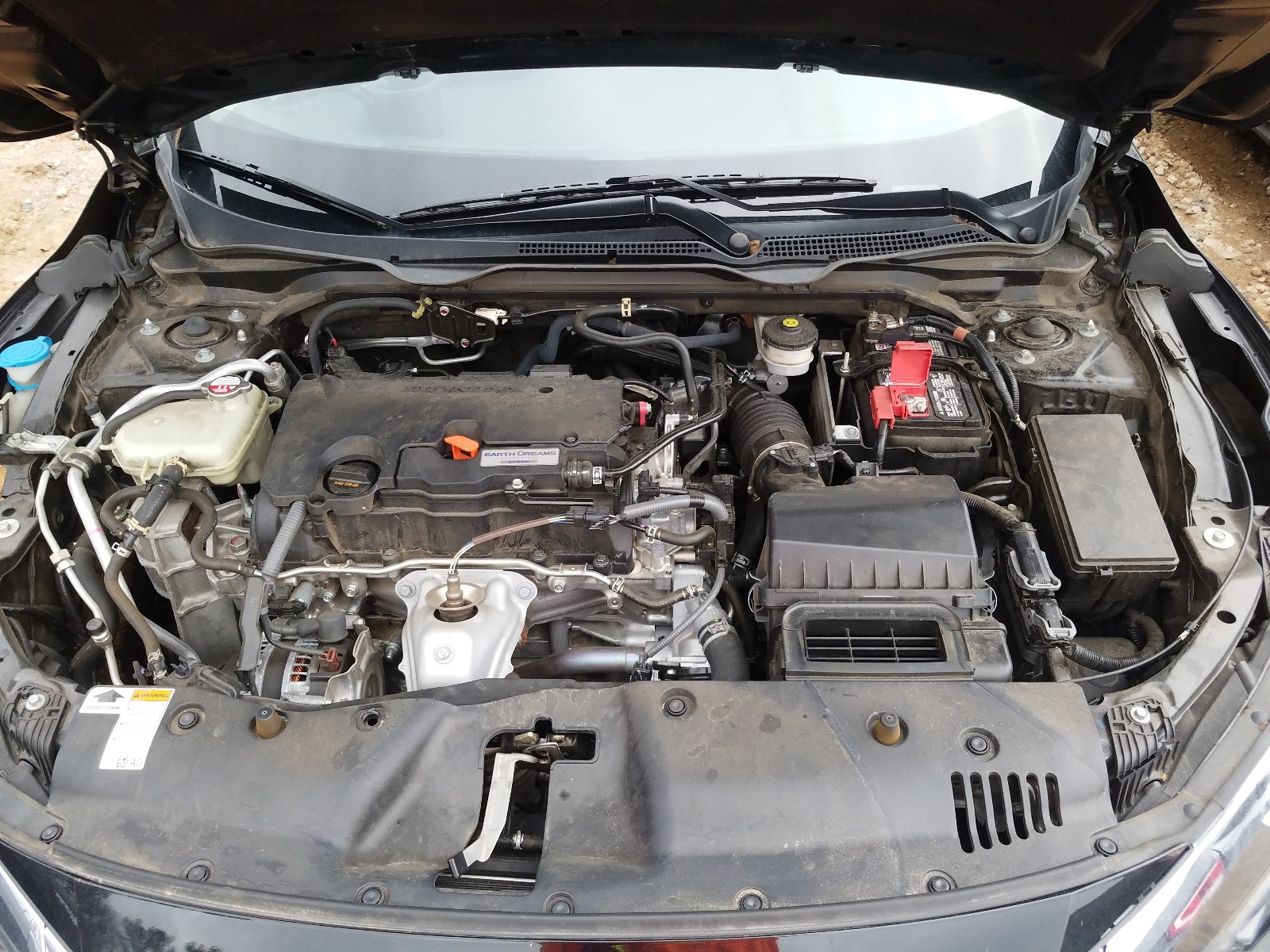Photo 7 from auction – 2018 HONDA CIVIC LX with VIN 19XFC2F56JE030970