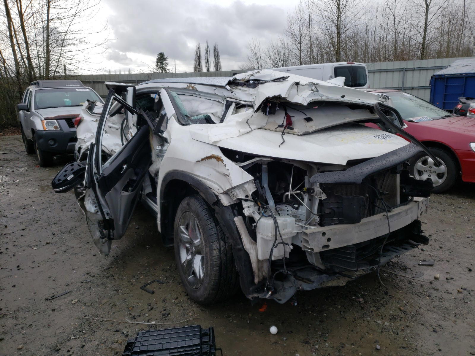 TOYOTA HIGHLANDER 2018 with VIN 5TDDZRFH2JS837646 - Photo from auction