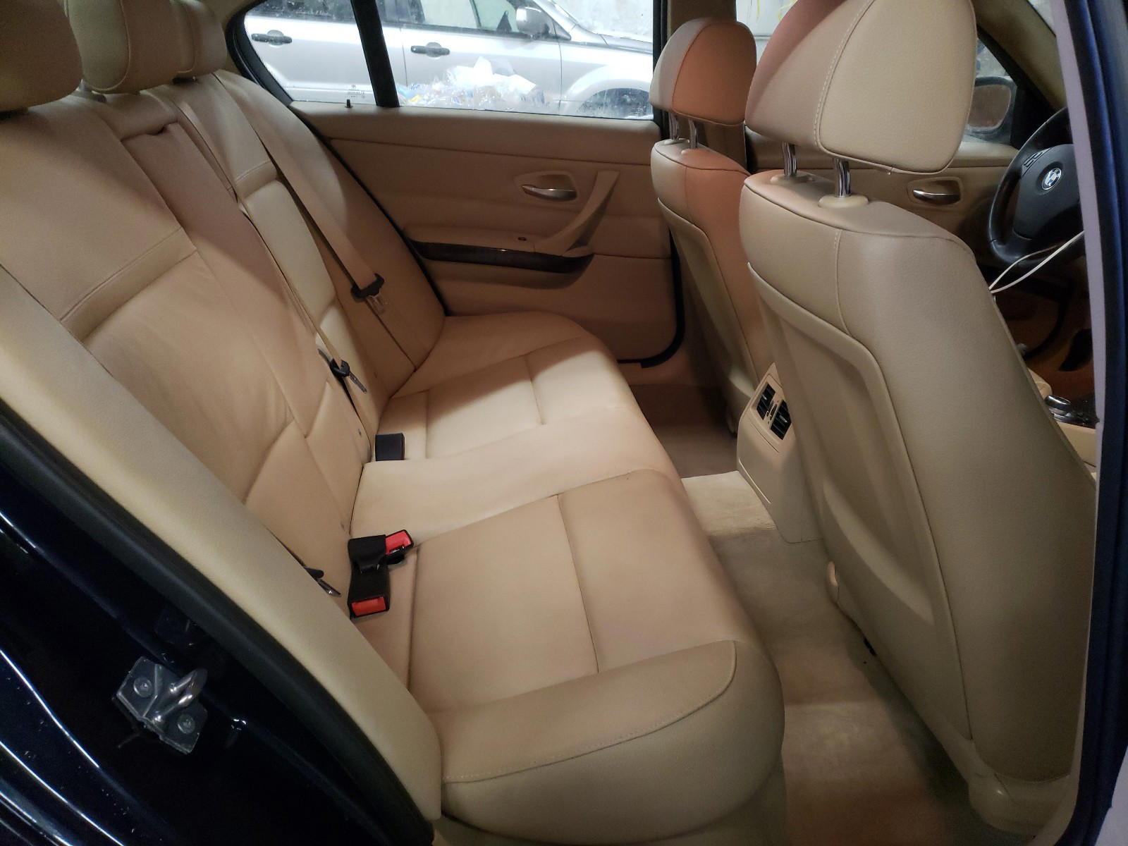 Photo 6 from auction – 2010 BMW 328 XI with VIN WBAPK7C57AA462640