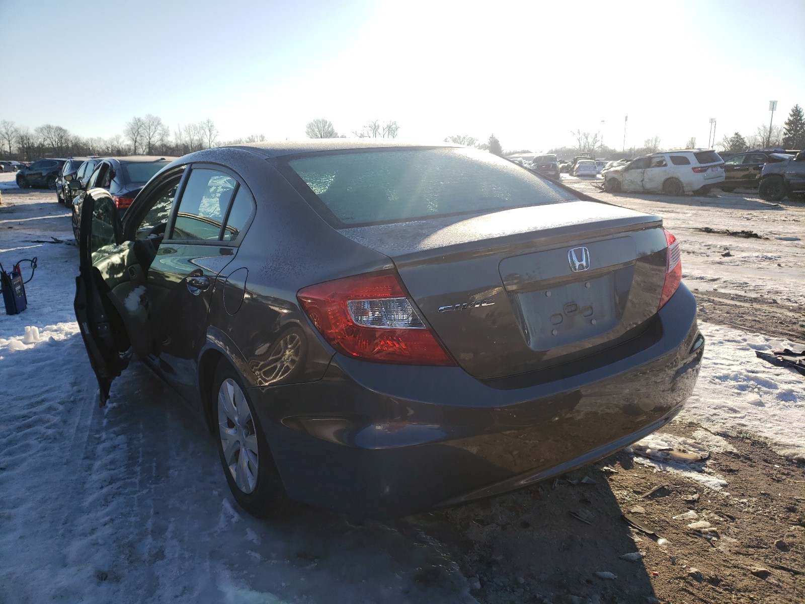 Photo 3 from auction – 2012 HONDA CIVIC LX with VIN 19XFB2F51CE092461