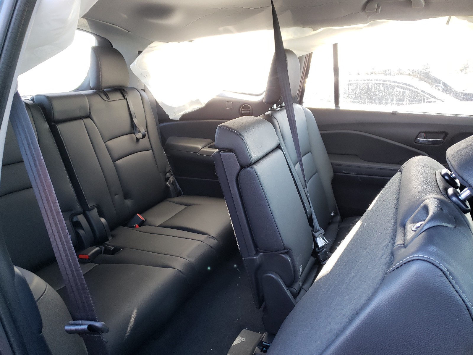 Photo 6 from auction – 2020 HONDA PILOT BLAC with VIN 5FNYF6H73LB500875