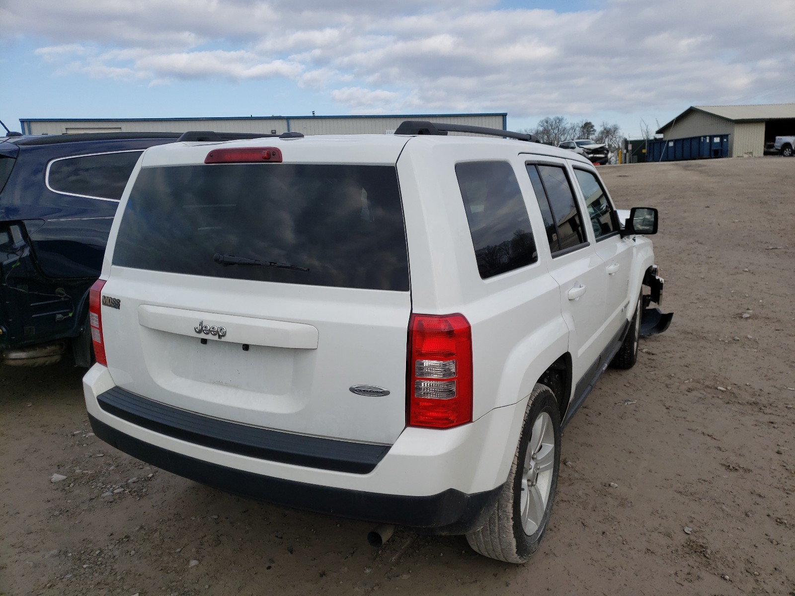 Photo 4 from auction – 2017 JEEP PATRIOT LA with VIN 1C4NJPFA1HD160873