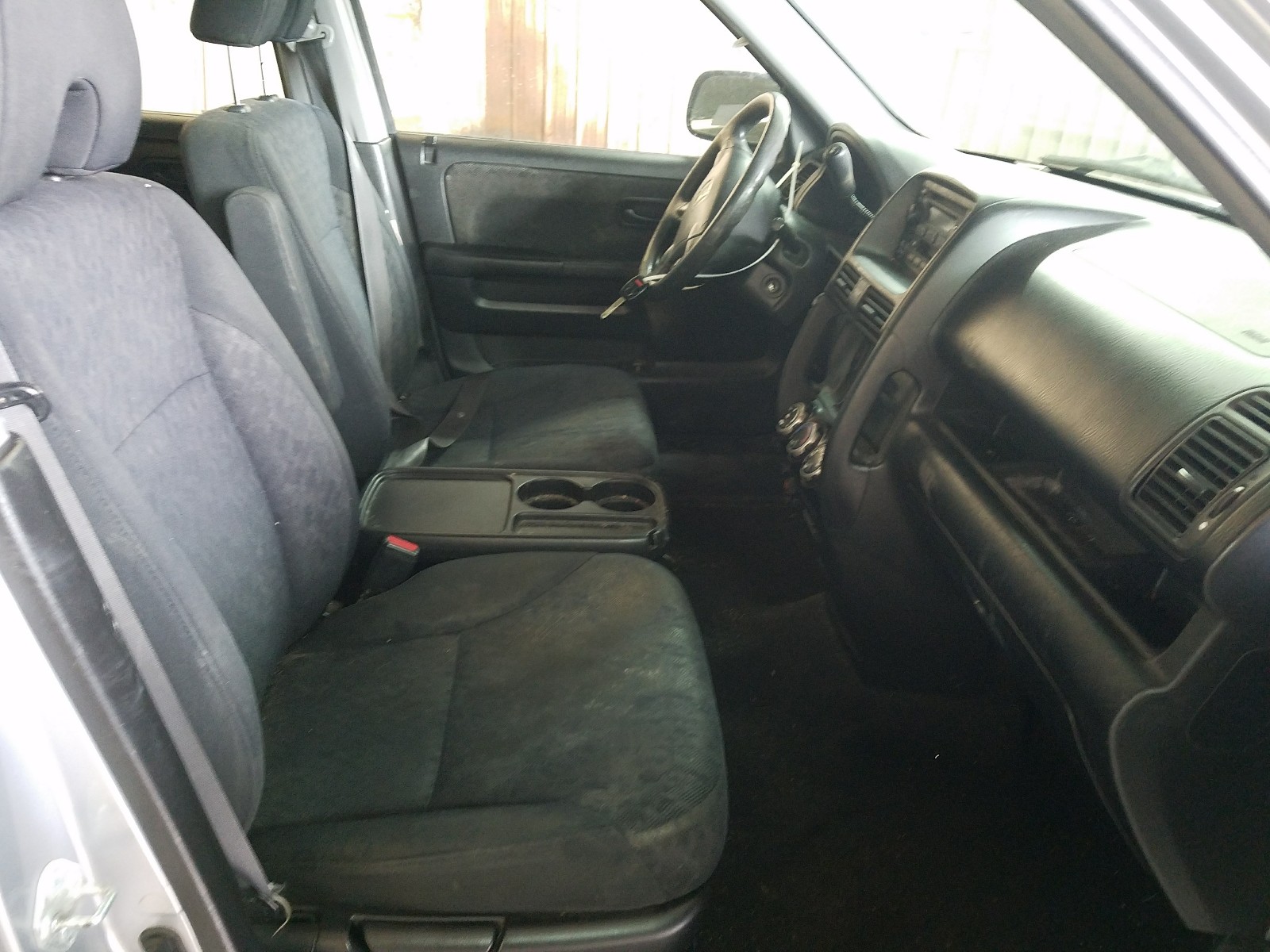 Photo 5 from auction – 2005 HONDA CR-V LX with VIN JHLRD78585C044406