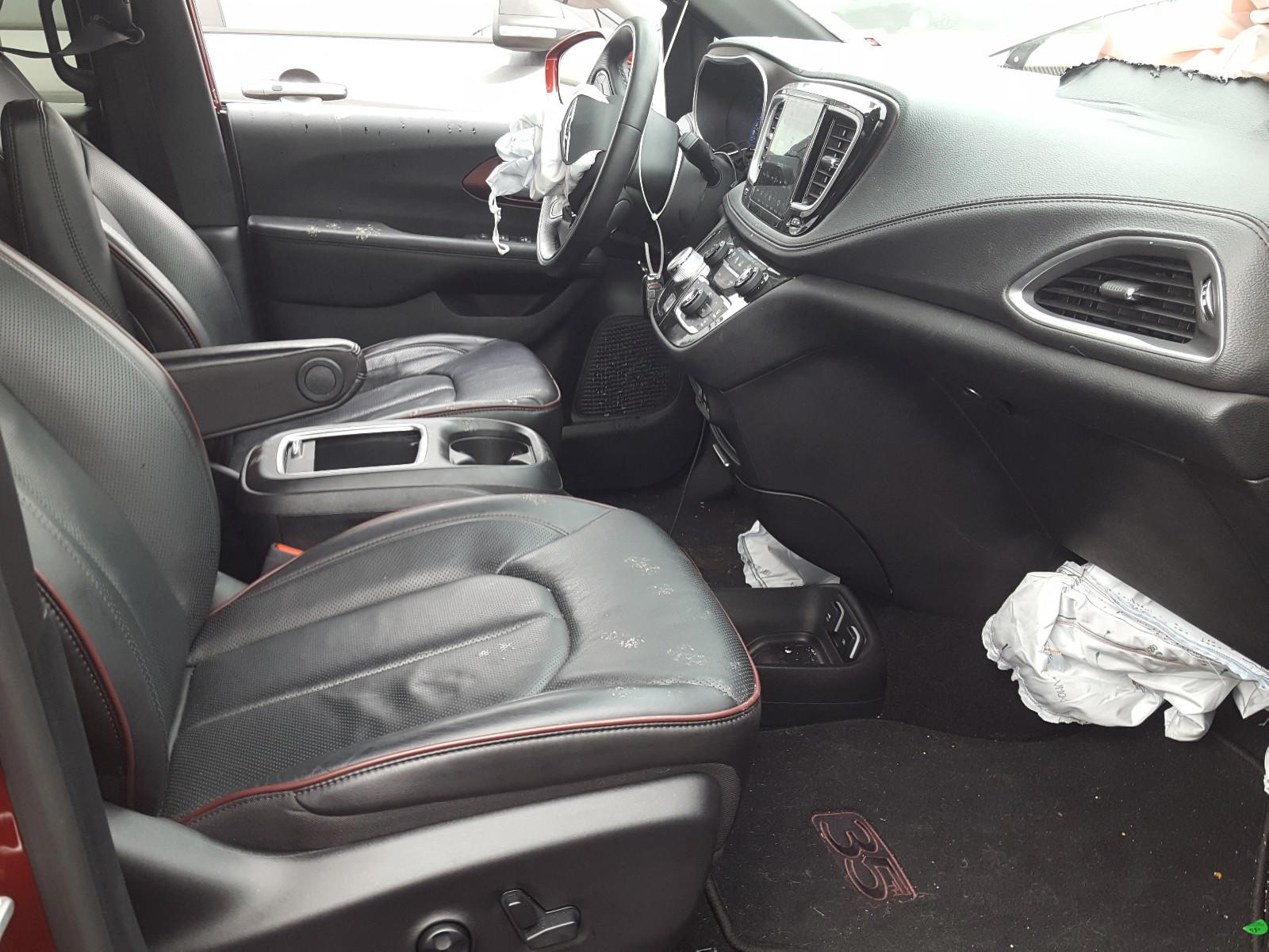 Photo 5 from auction – 2020 CHRYSLER PACIFICA L with VIN 2C4RC1GG2LR102059