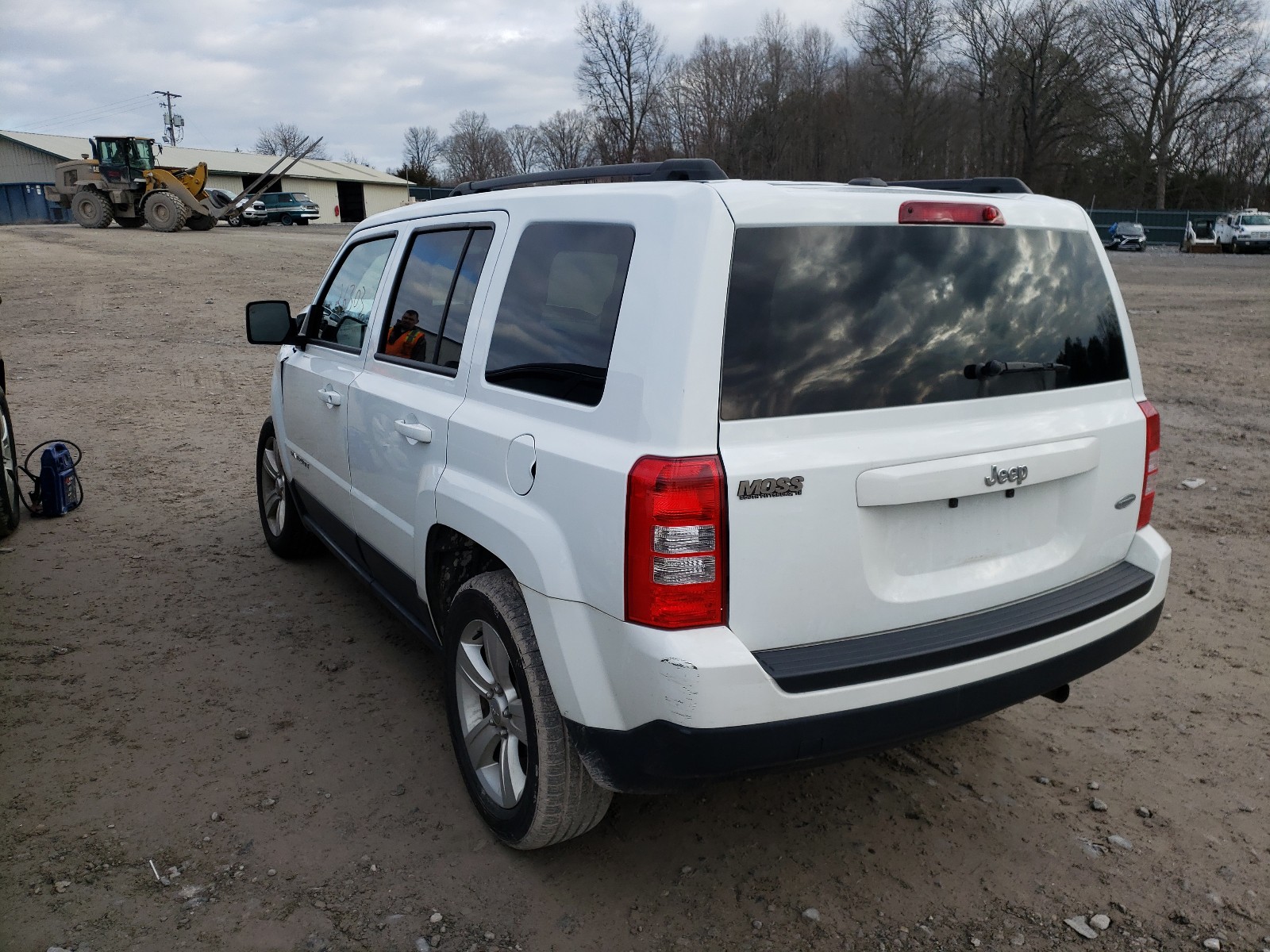 Photo 3 from auction – 2017 JEEP PATRIOT LA with VIN 1C4NJPFA1HD160873